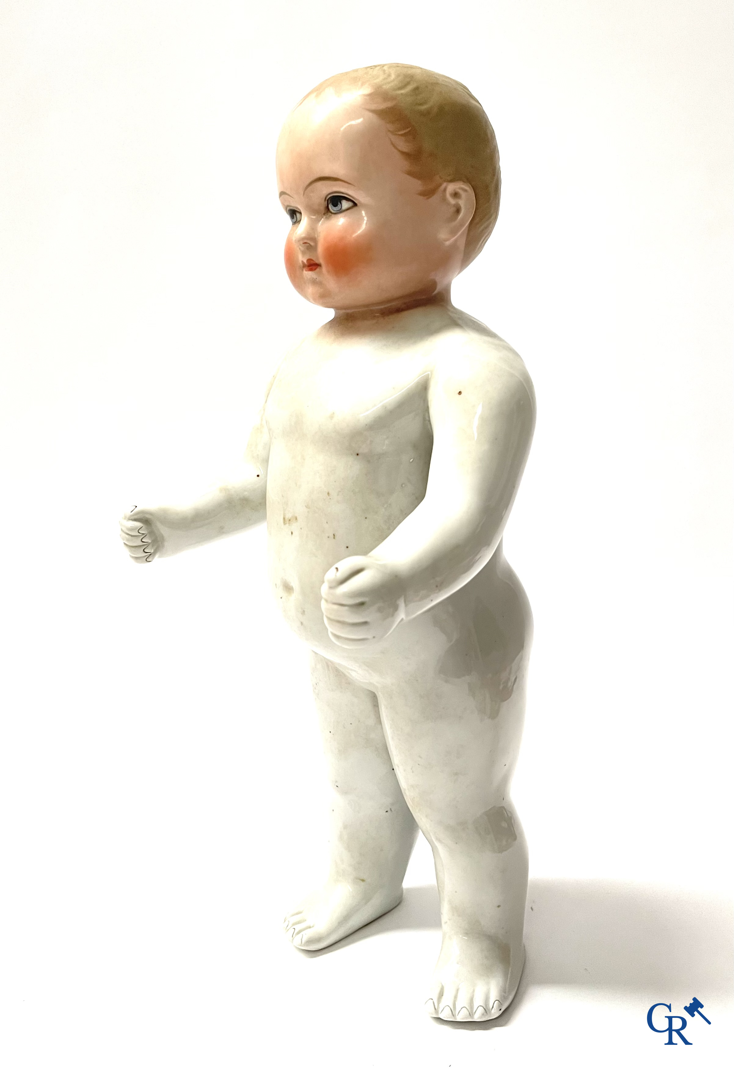 A lot with beautiful antique dolls, Jumeau bouche fermée, bath doll Frozen Charly, quirky rattles, etc.