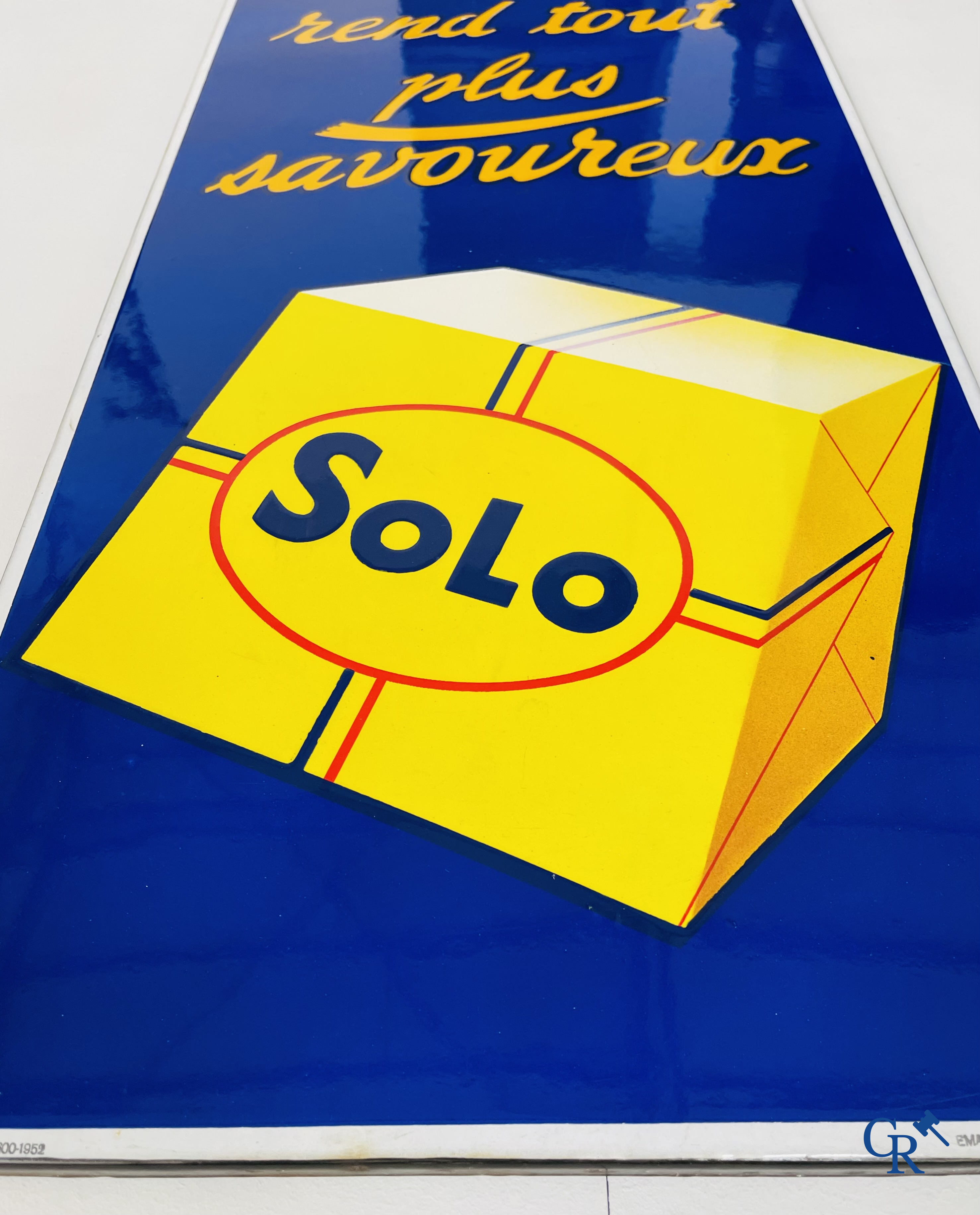 Solo, rend tout plus savoureux. Nice enamel advertising sign for Solo Margarine. Emaillerie Belge 1952.