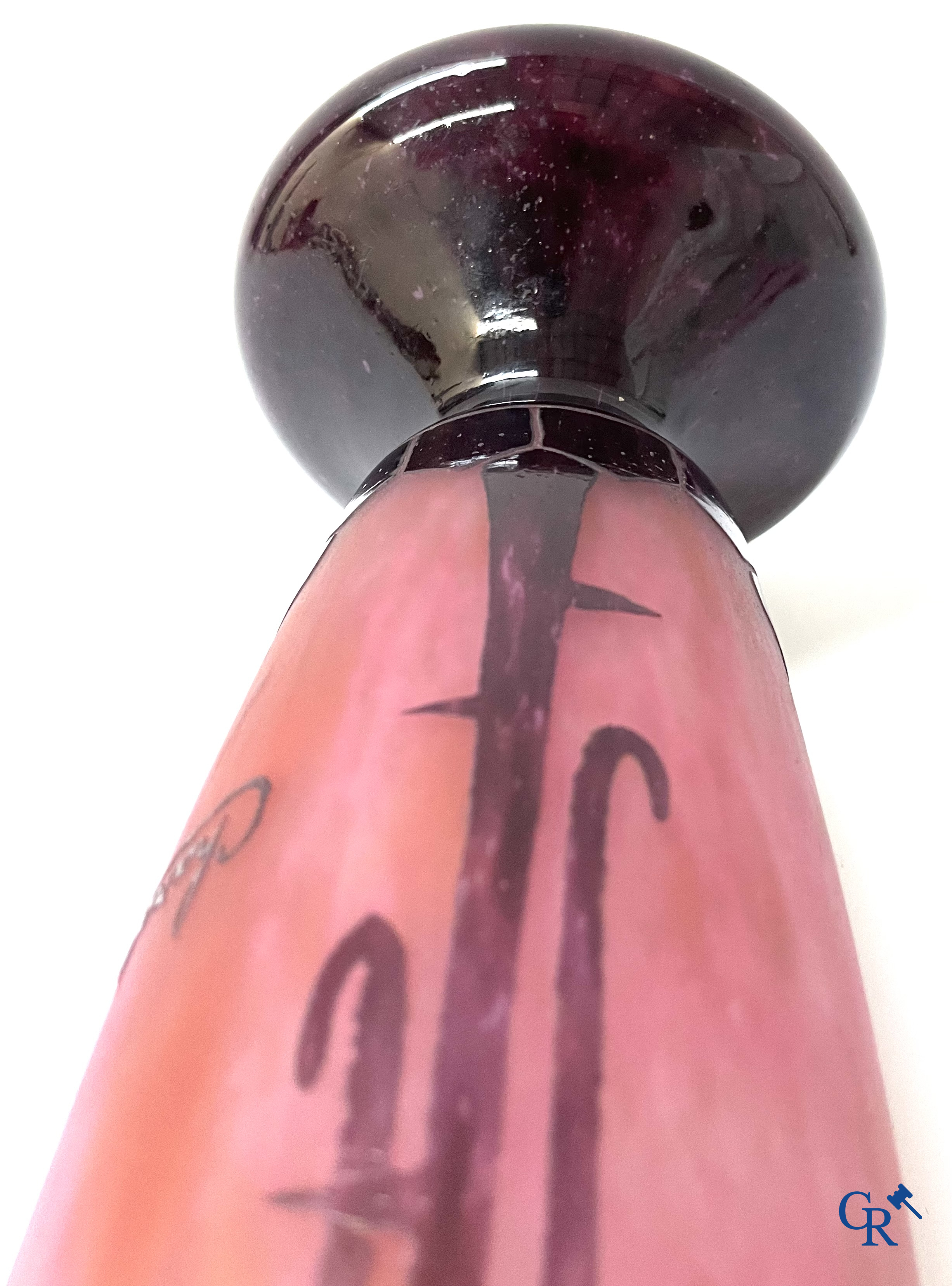 Art Deco, Charles Schneider. Grote art deco vaas in glaspasta, Circa 1930. Gesigneerd Charder en Le Verre Français.