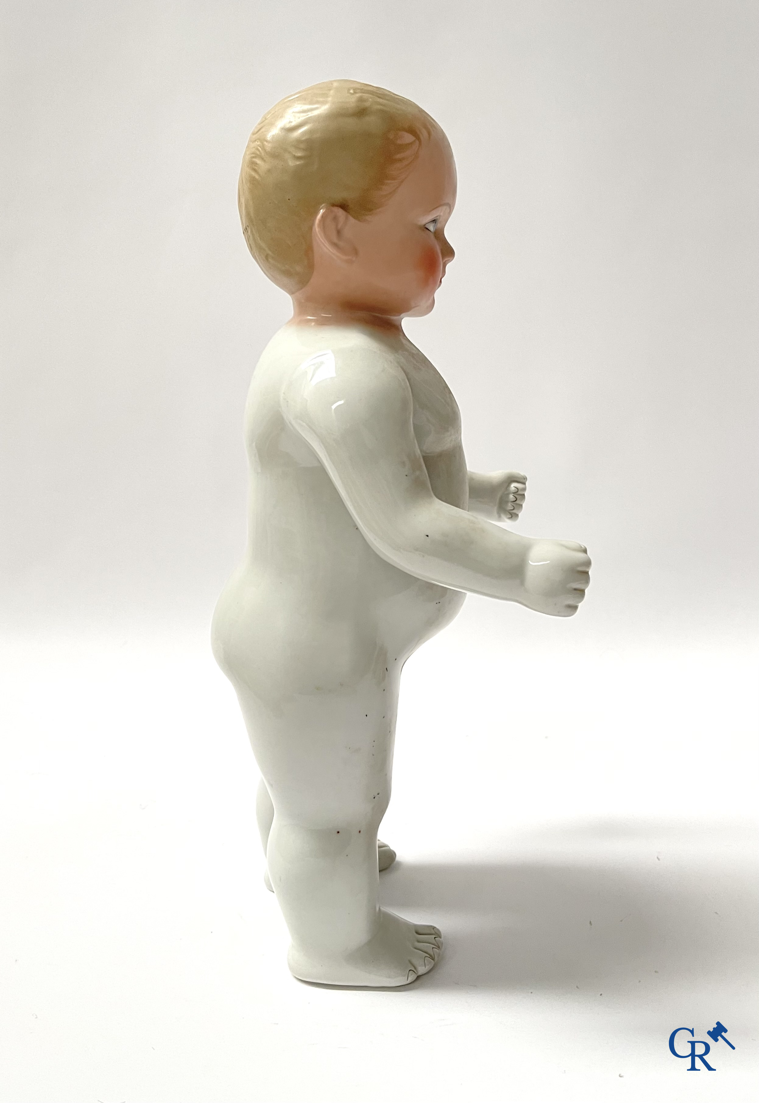 A lot with beautiful antique dolls, Jumeau bouche fermée, bath doll Frozen Charly, quirky rattles, etc.