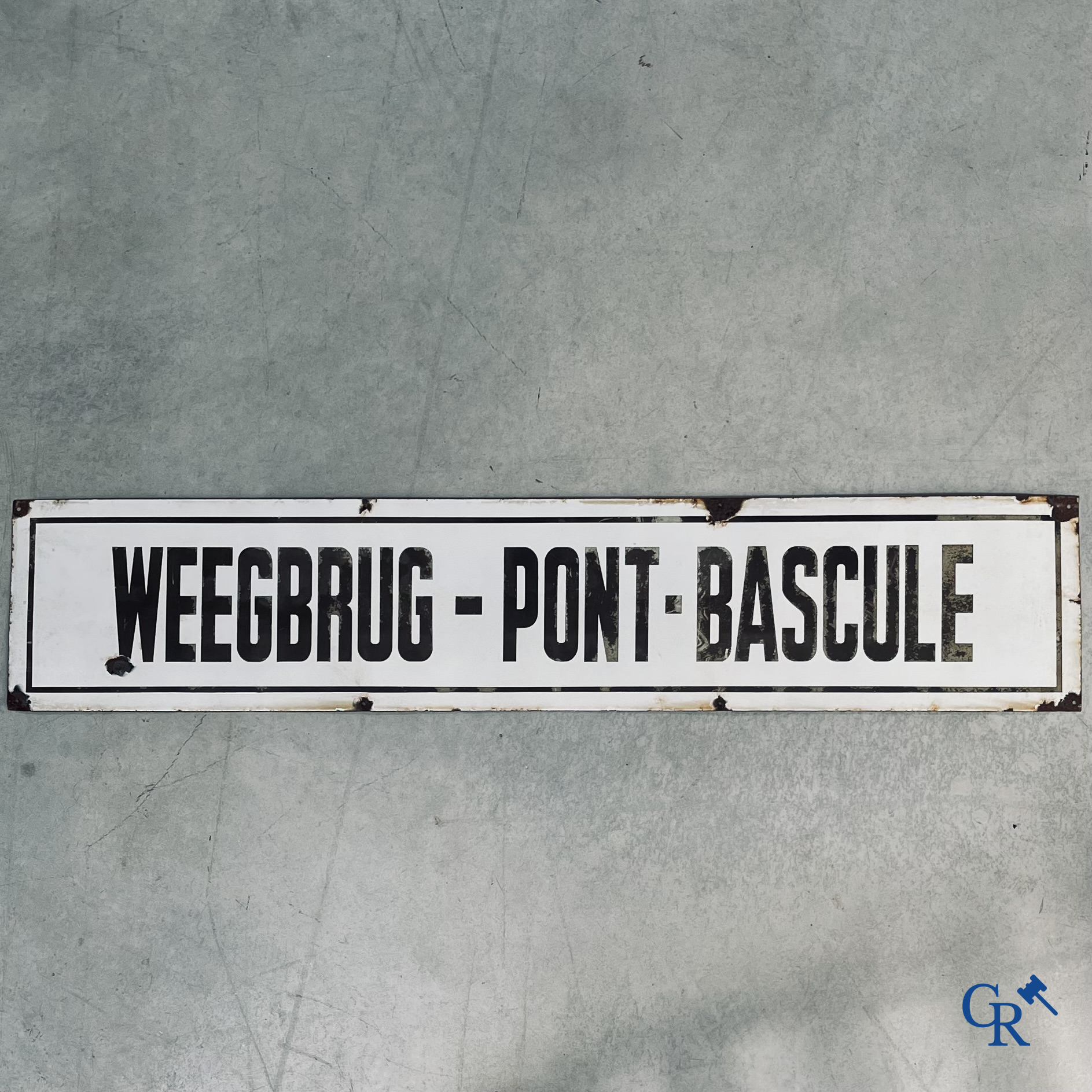 Emaille bord voor het aangeven van een weegbrug.