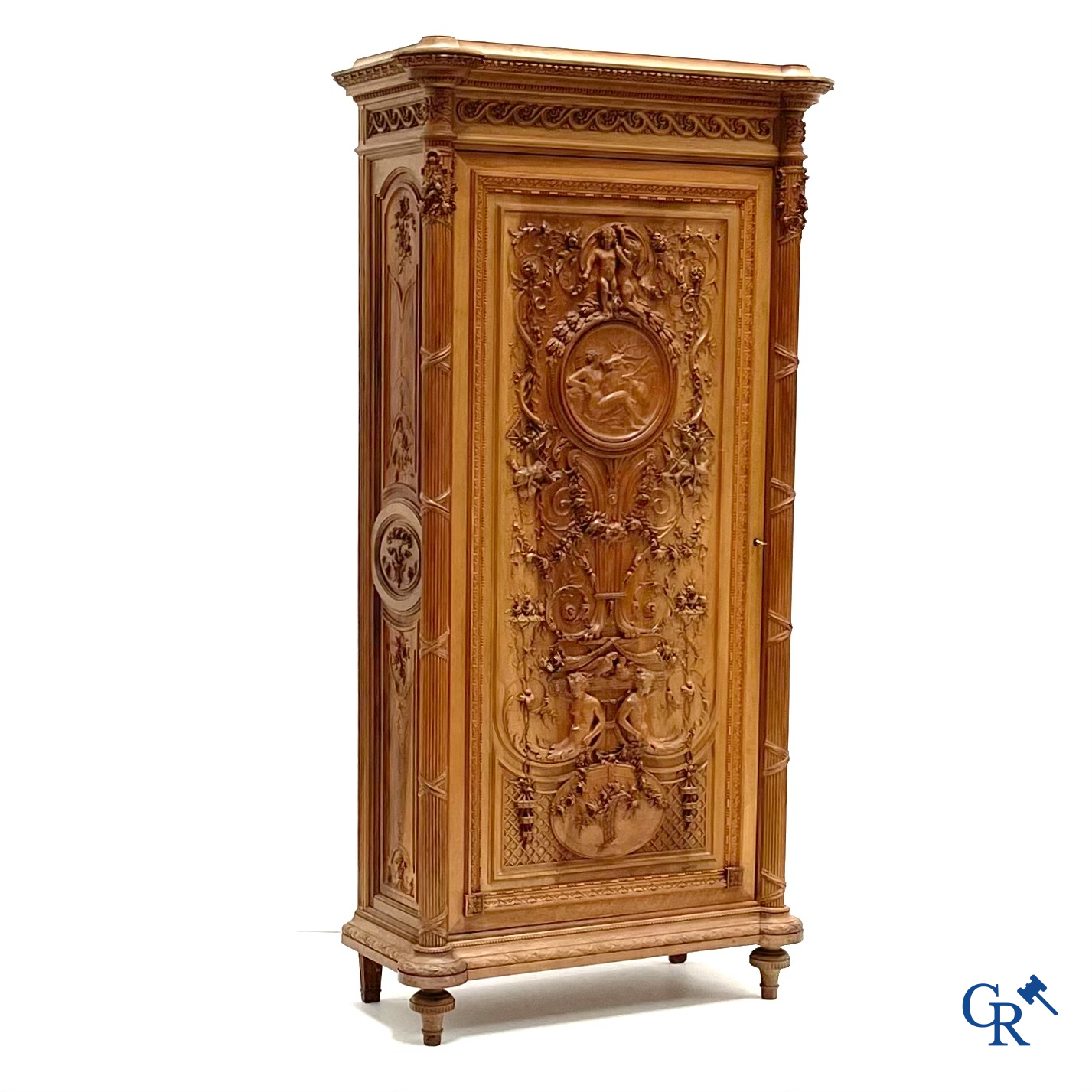 Cazanave Frères à Carcassonne. A rich and finely carved piece of furniture in LXVI style.