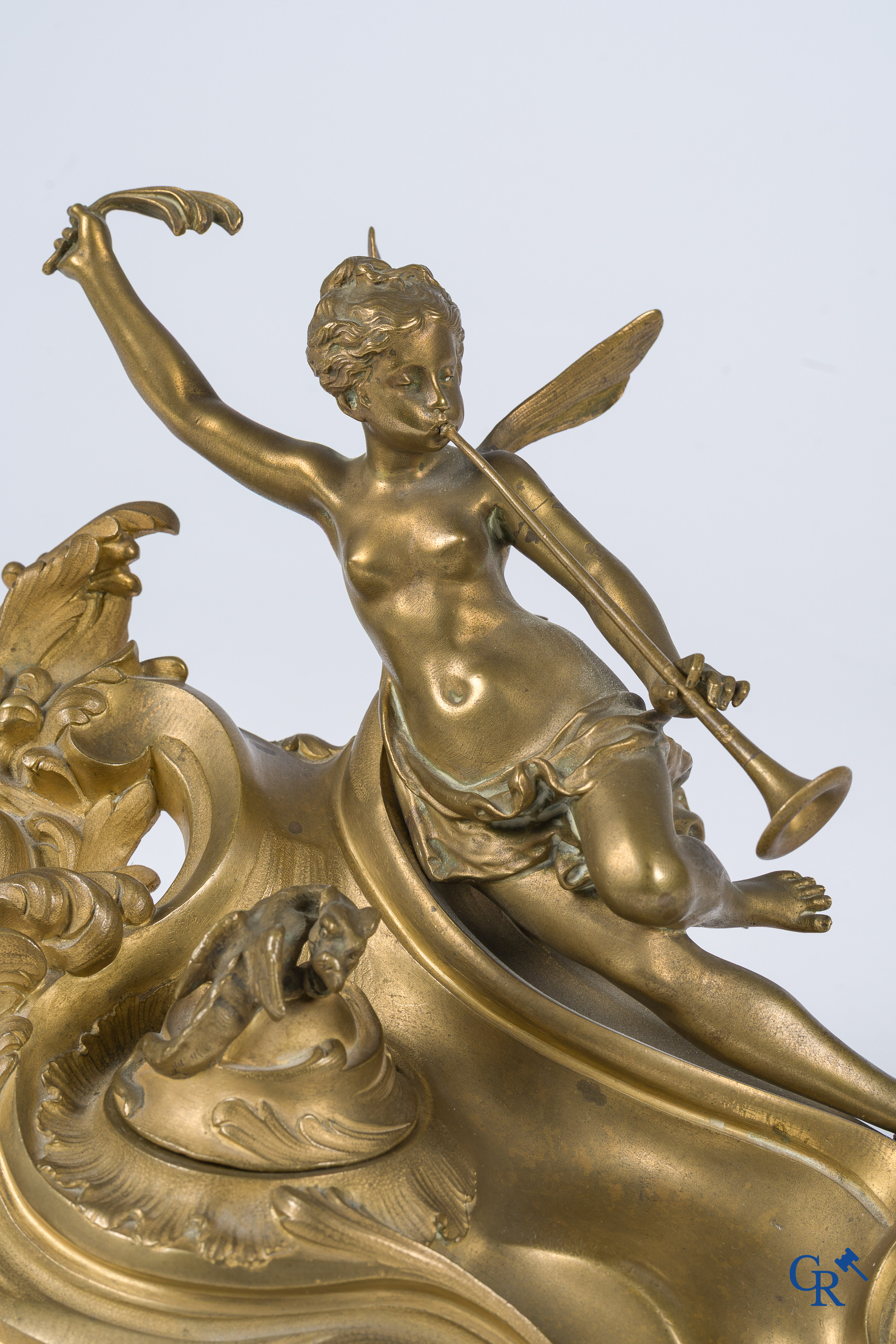 Ensemble de bureau ou encrier en bronze finement ciselé et doré. Style LXV. Epoque Napoléon III.