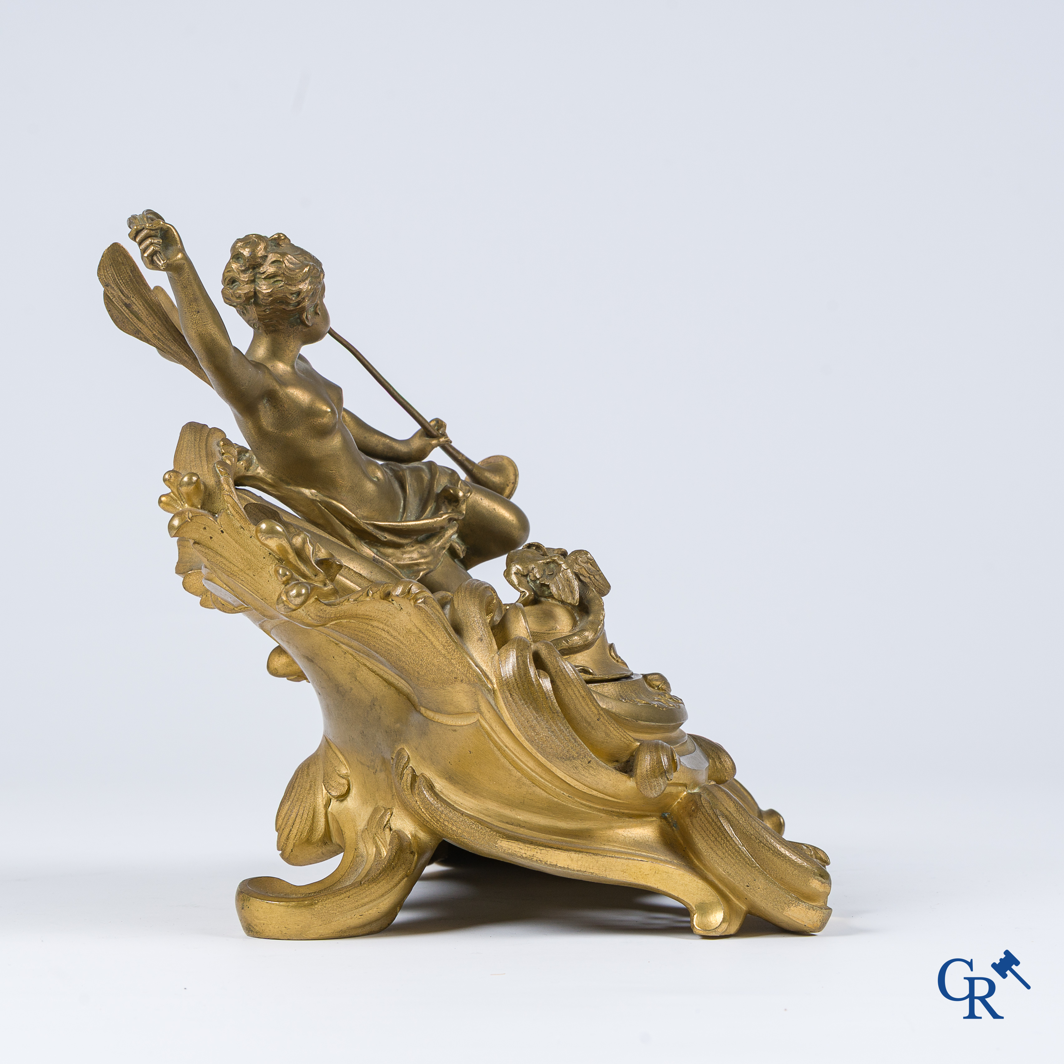 Ensemble de bureau ou encrier en bronze finement ciselé et doré. Style LXV. Epoque Napoléon III.