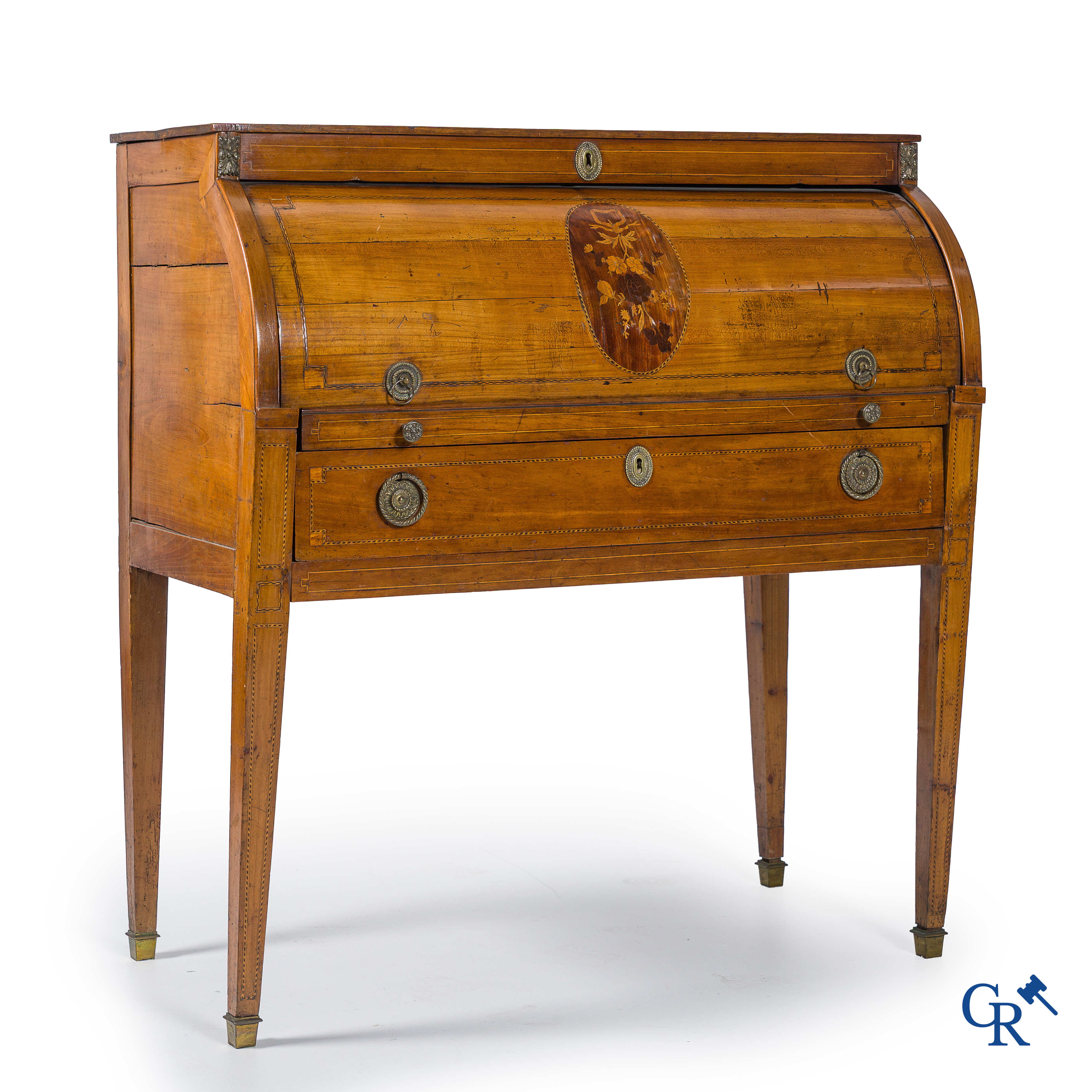 Epoque LXVI. Bureau à cylindre de dame en cerisier et marqueterie. France, fin XVIIIème.