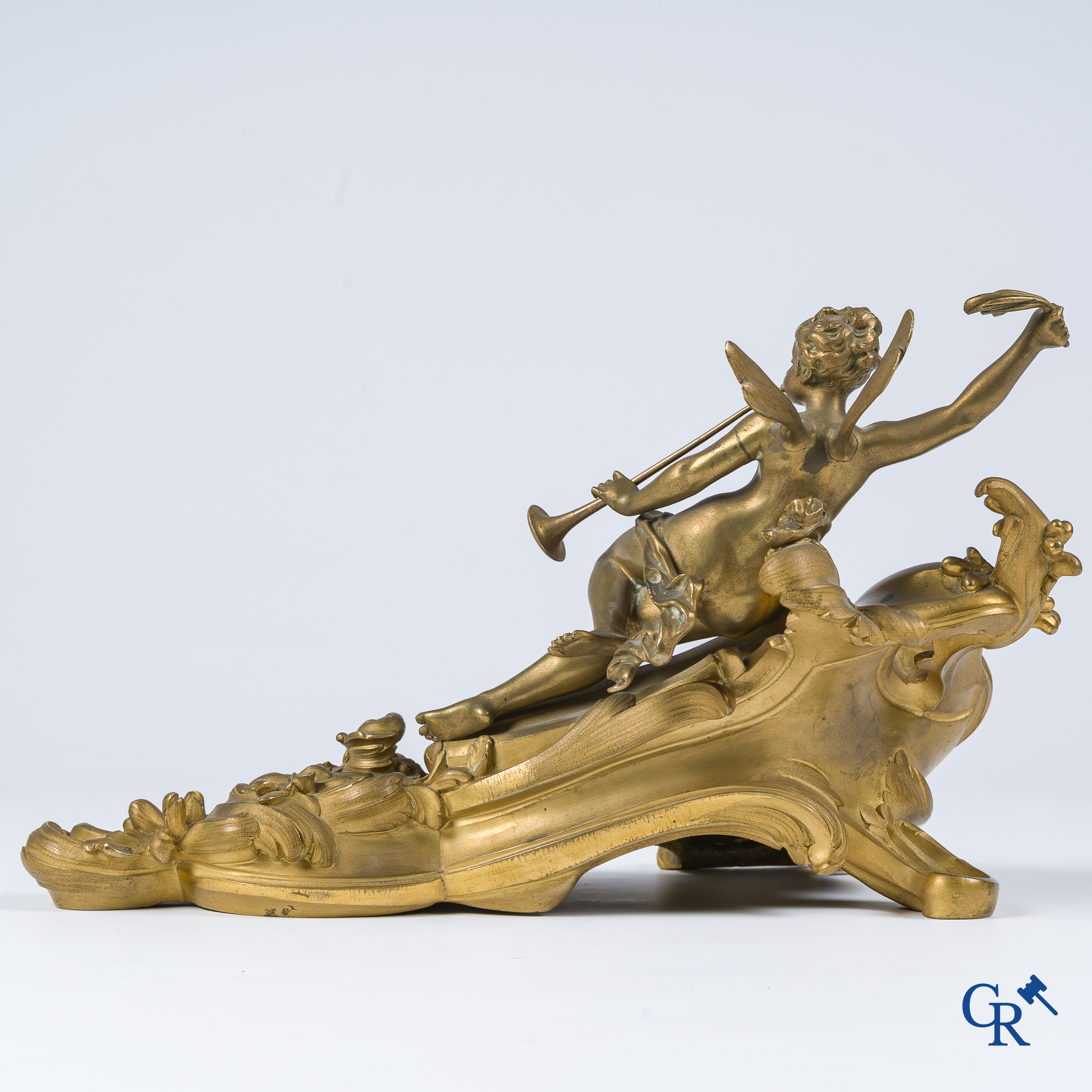 Ensemble de bureau ou encrier en bronze finement ciselé et doré. Style LXV. Epoque Napoléon III.