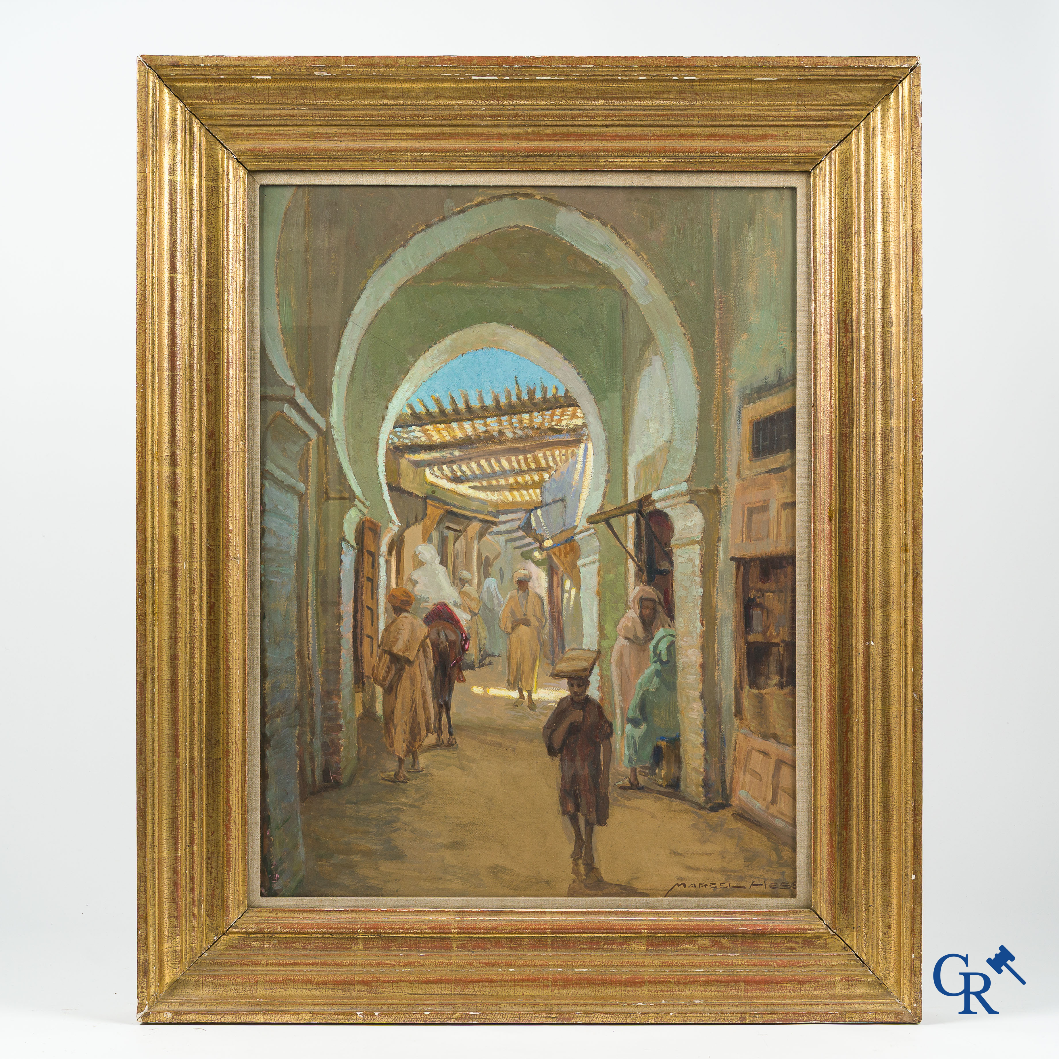 Marcel Hess (1878-1948) Oriëntaalse scène. "Souks à Médina de Fez" Olie op hard karton. Rechtsonder gesigneerd.