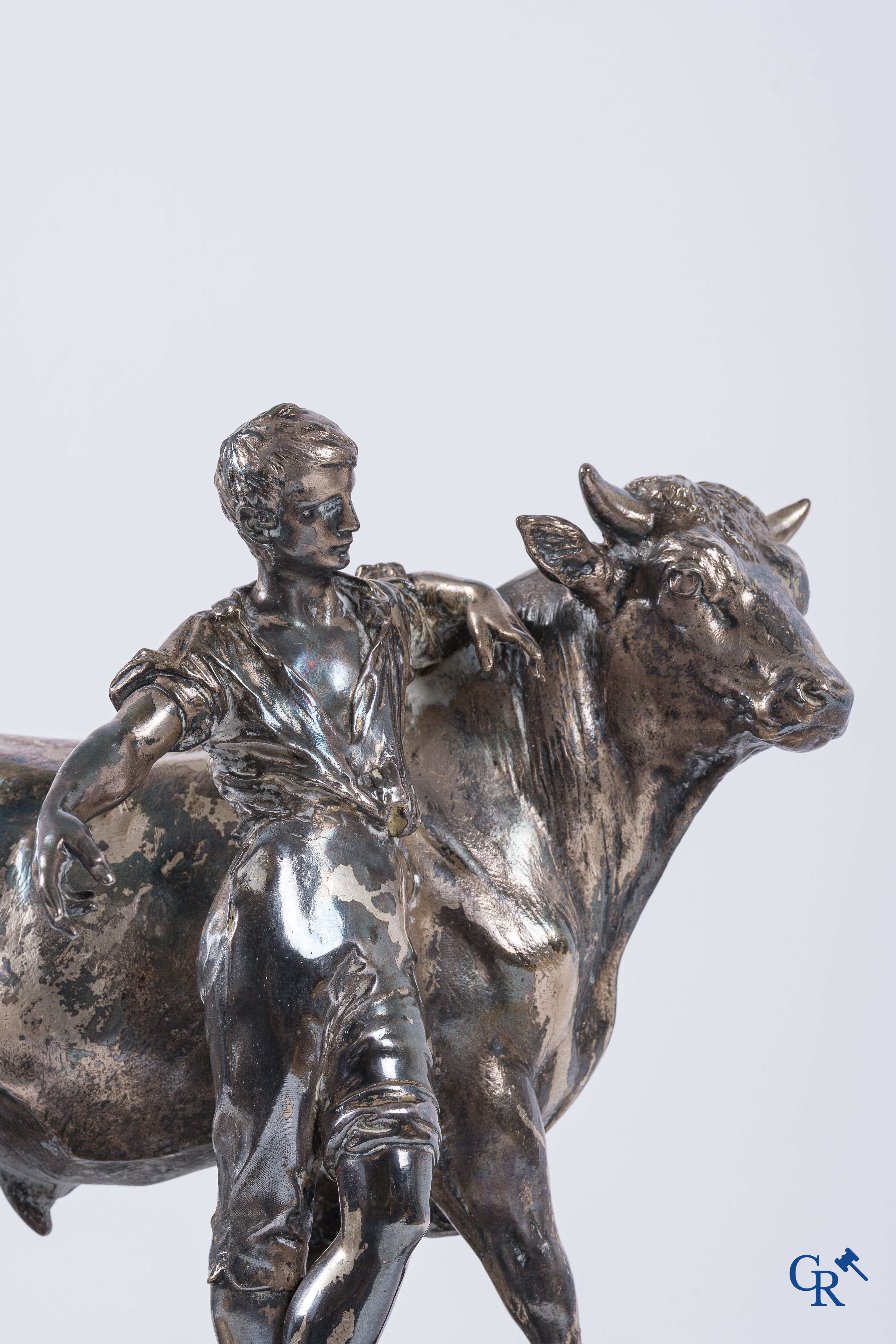 Christofle & Cie. Représentation en bronze argenté d'un éleveur de boeuf. Signé et numéroté. Fin du 19ème siècle.