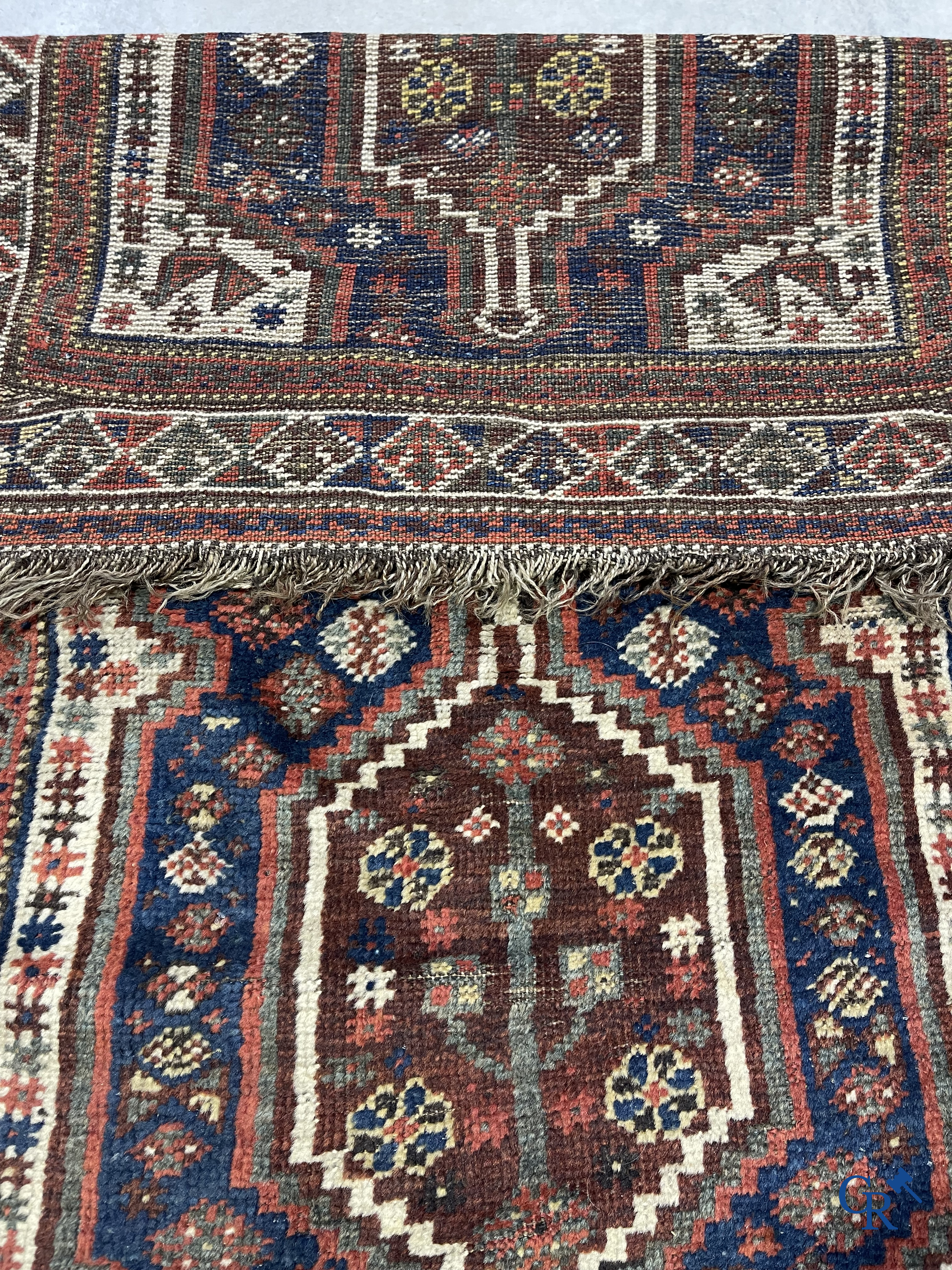 Tapis d'orient. 2 tapis noués à la main.
