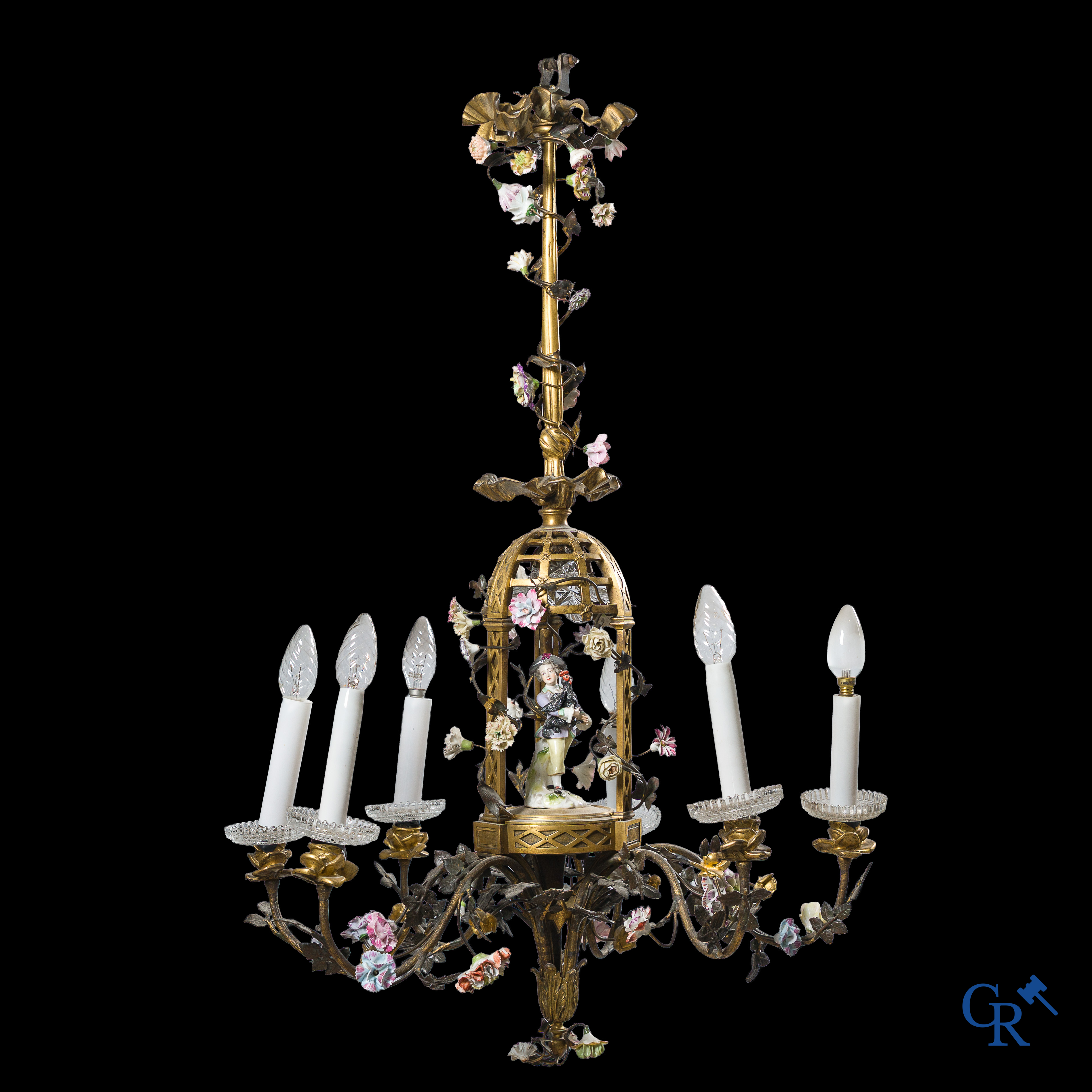 Meissen of Vincennes. "Lustre à cage" in brons met porselein bloemen. LXVI-stijl. Circa 1900.