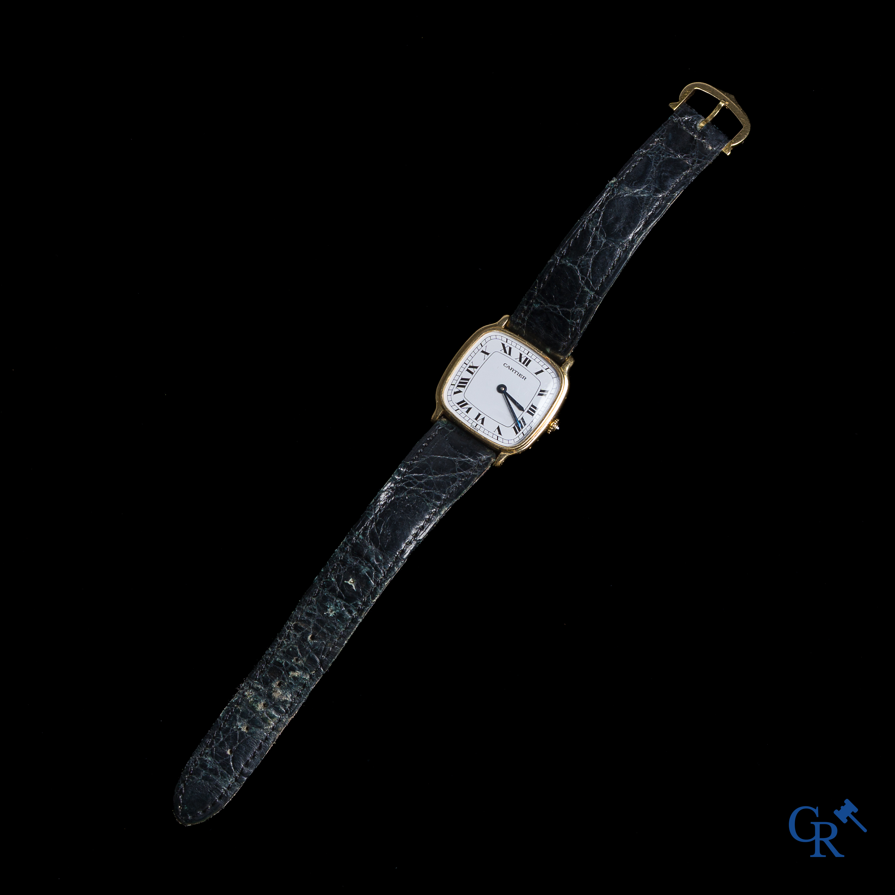 Cartier, Paris. Montre-bracelet pour dames en or jaune avec cadran en émail blanc. Chambord. Vers 1970.