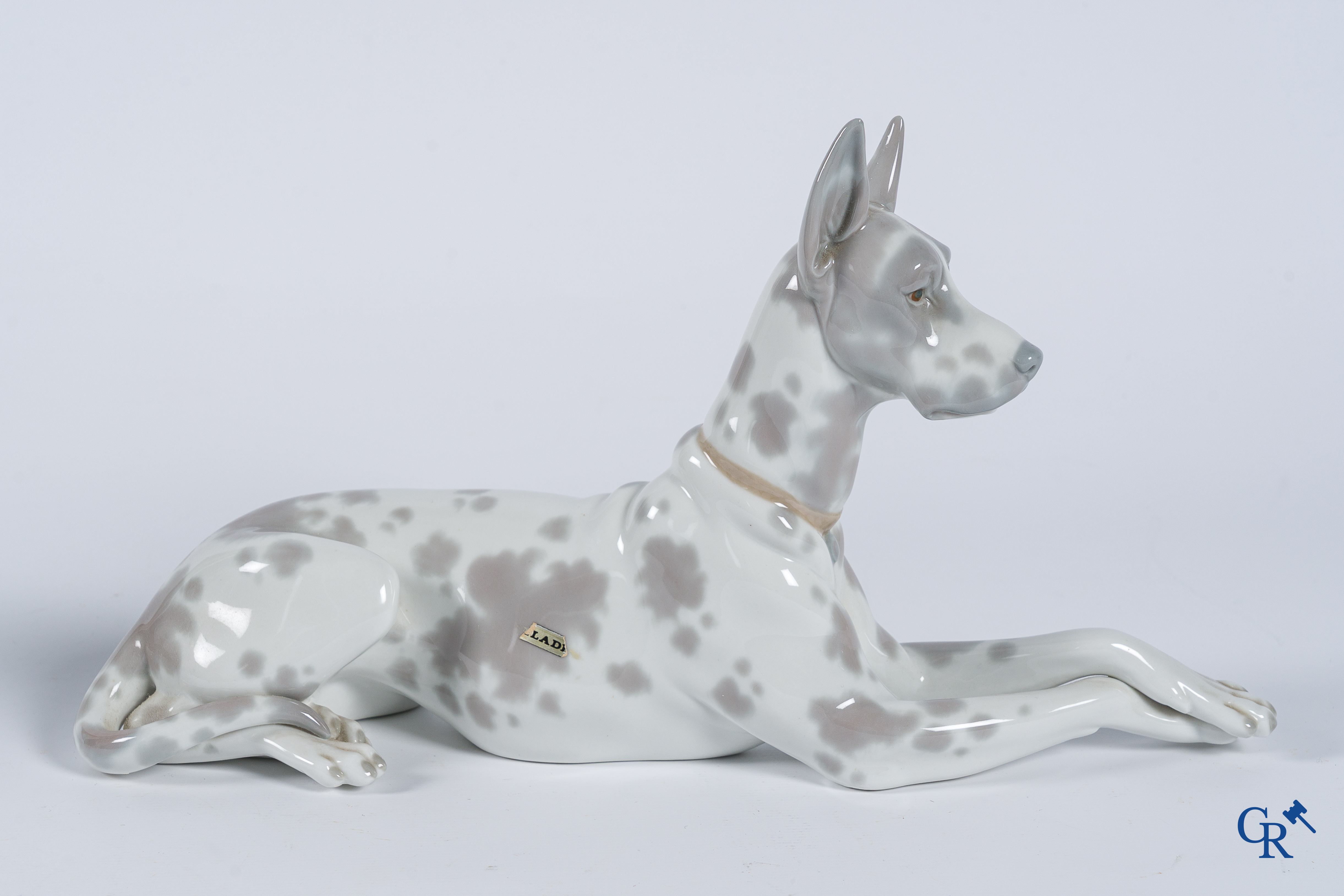 Beau lot de divers sujets en porcelaine. Porcelaine de Saxe, Ladro, etc. (11 pièces)