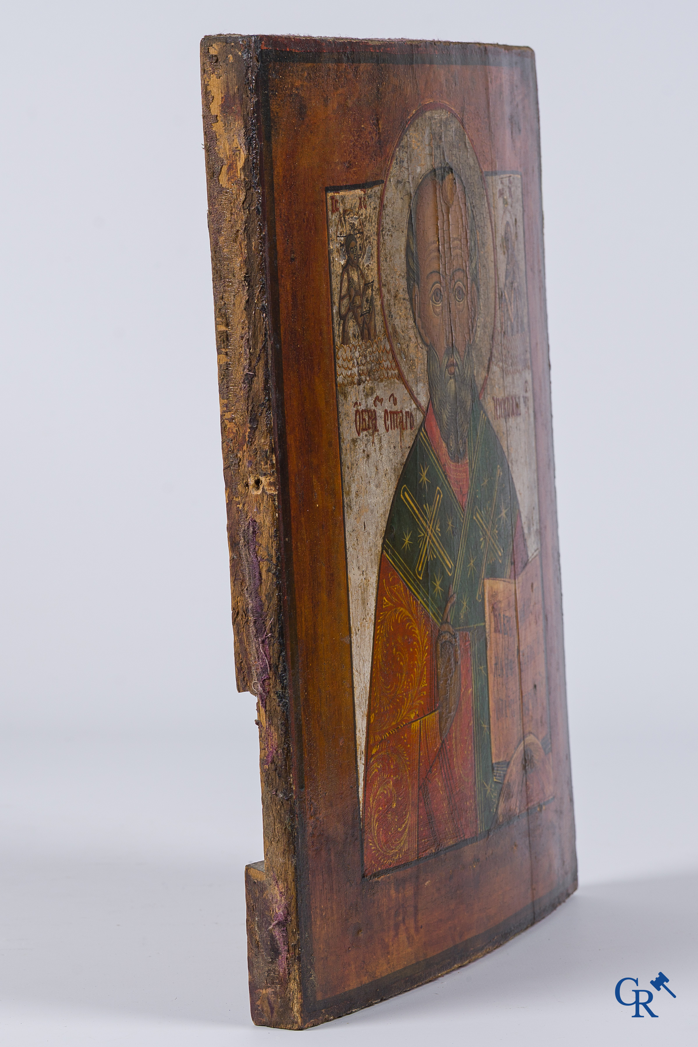 Icône représentant Saint-Nicolas. Tempera sur panneau. Oklad en laiton. 19ème siècle.