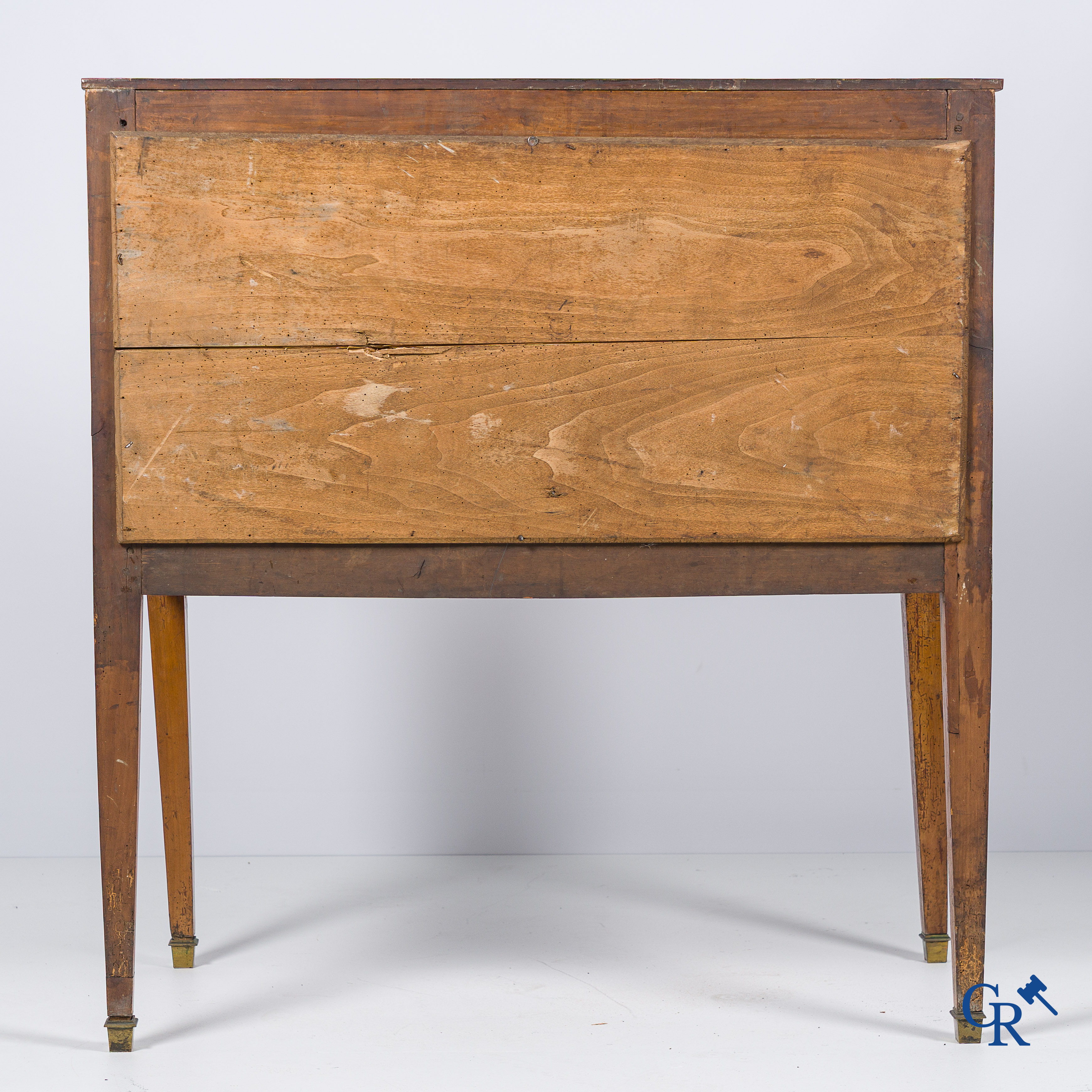 Epoque LXVI. Bureau à cylindre de dame en cerisier et marqueterie. France, fin XVIIIème.