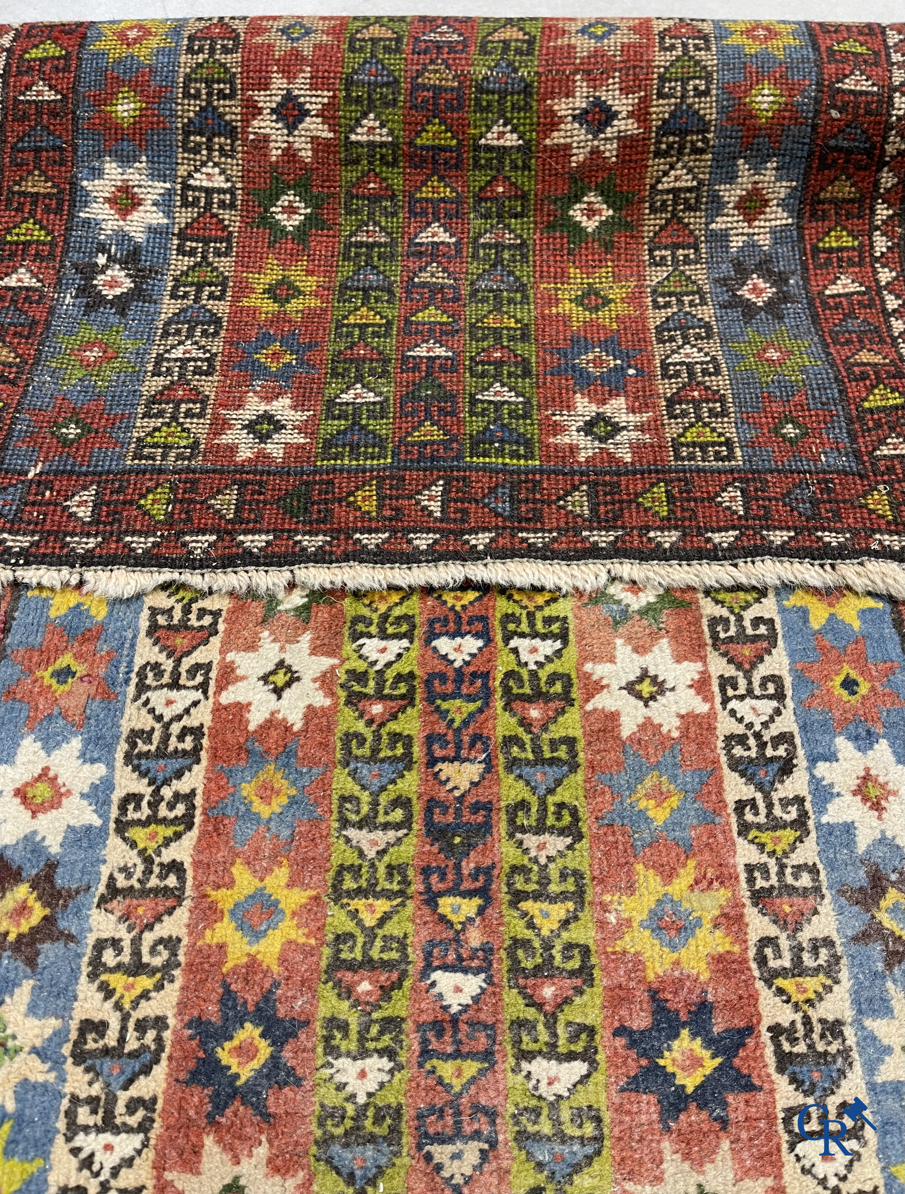 Tapis d'orient. 2 tapis noués à la main.