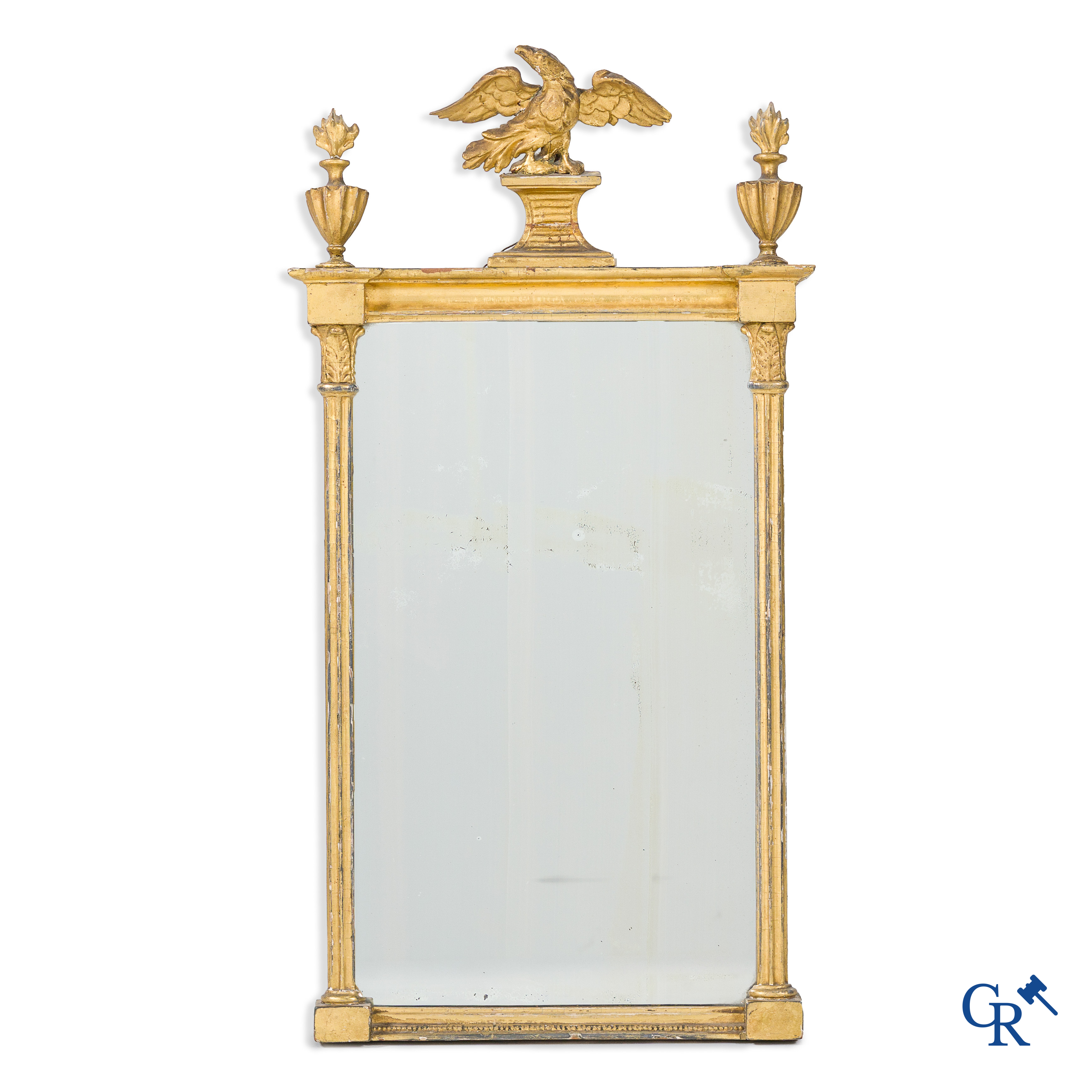 Miroir décoratif en bois sculpté et doré. Fin du XVIIIe - début du XIXe siècle.