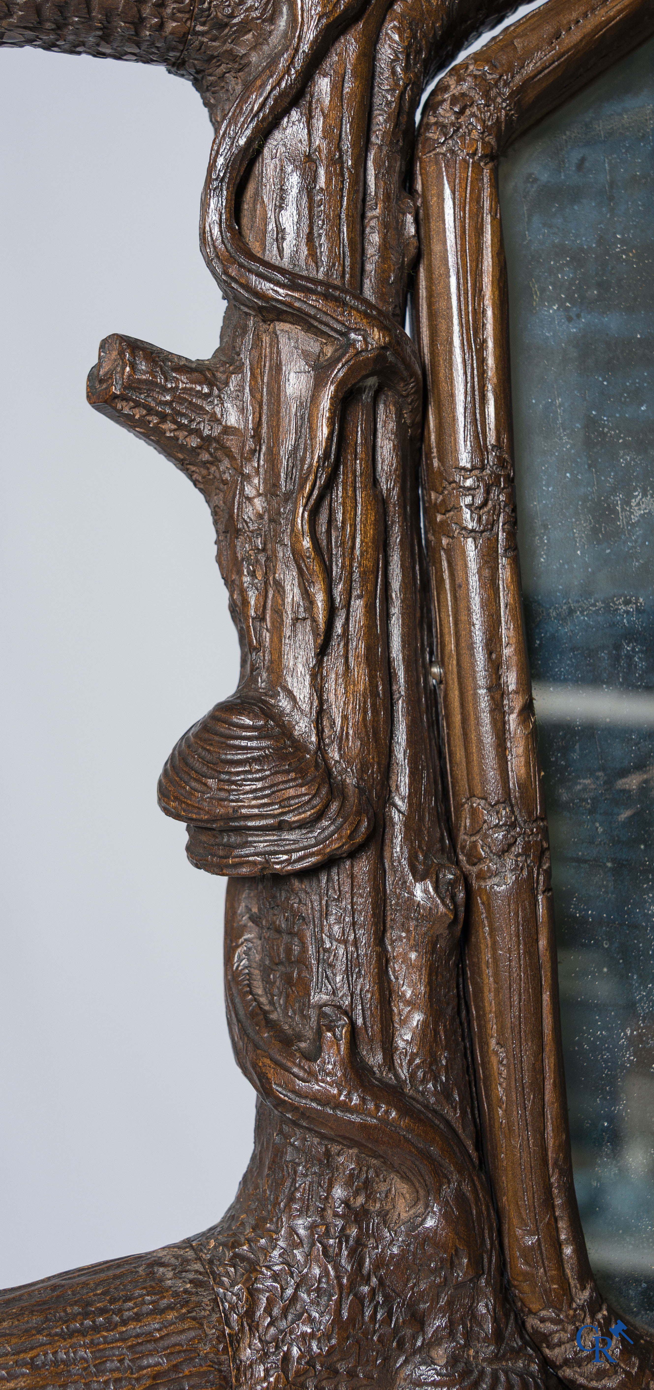 Région Forêt Noire. "Black forest" porte manteau aux ours en tilleul sculpté. Vers 1890.