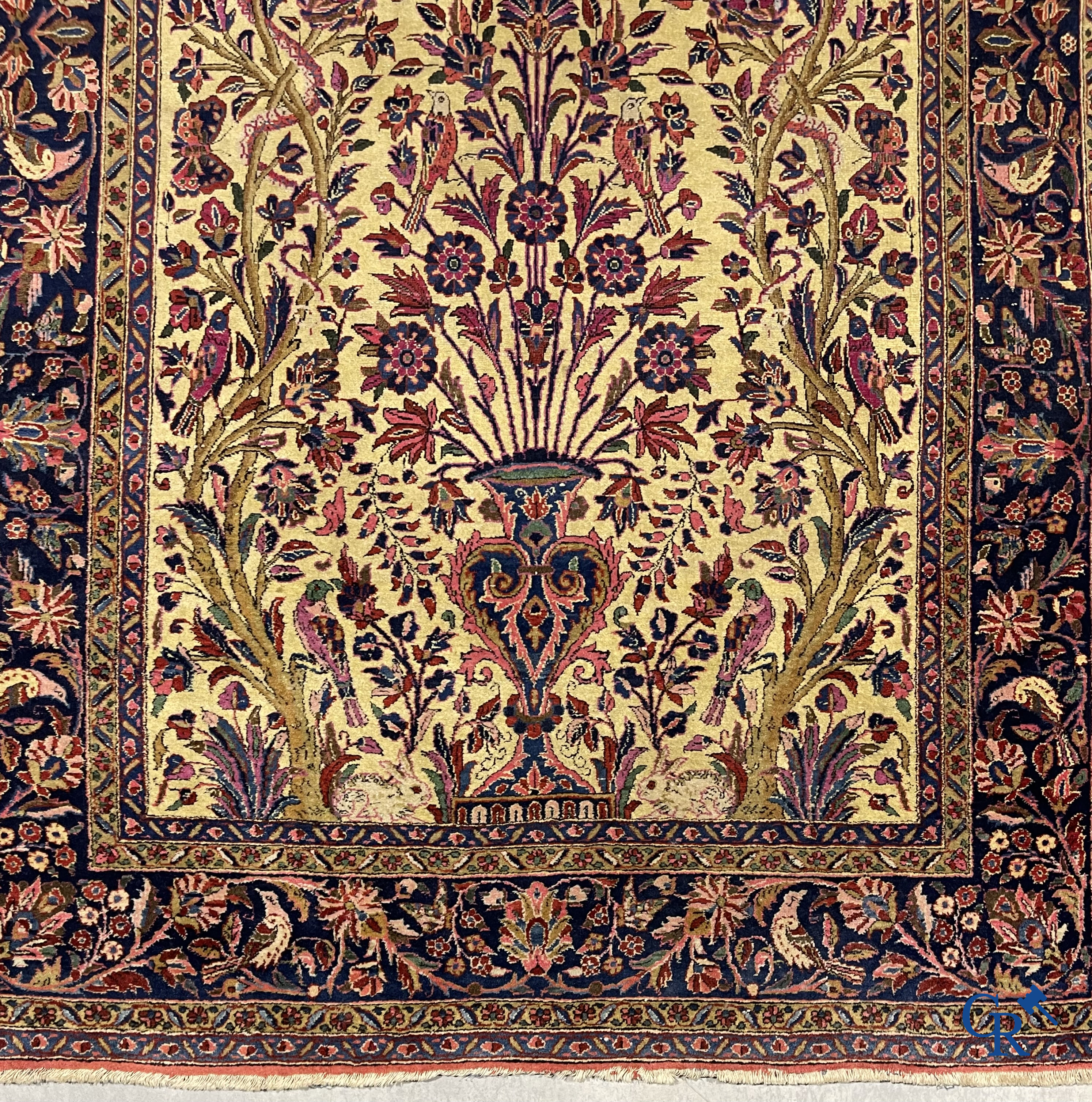 Tapis d'orient. Kashan. Tapis persan antique en soie avec motif arbre de vie.