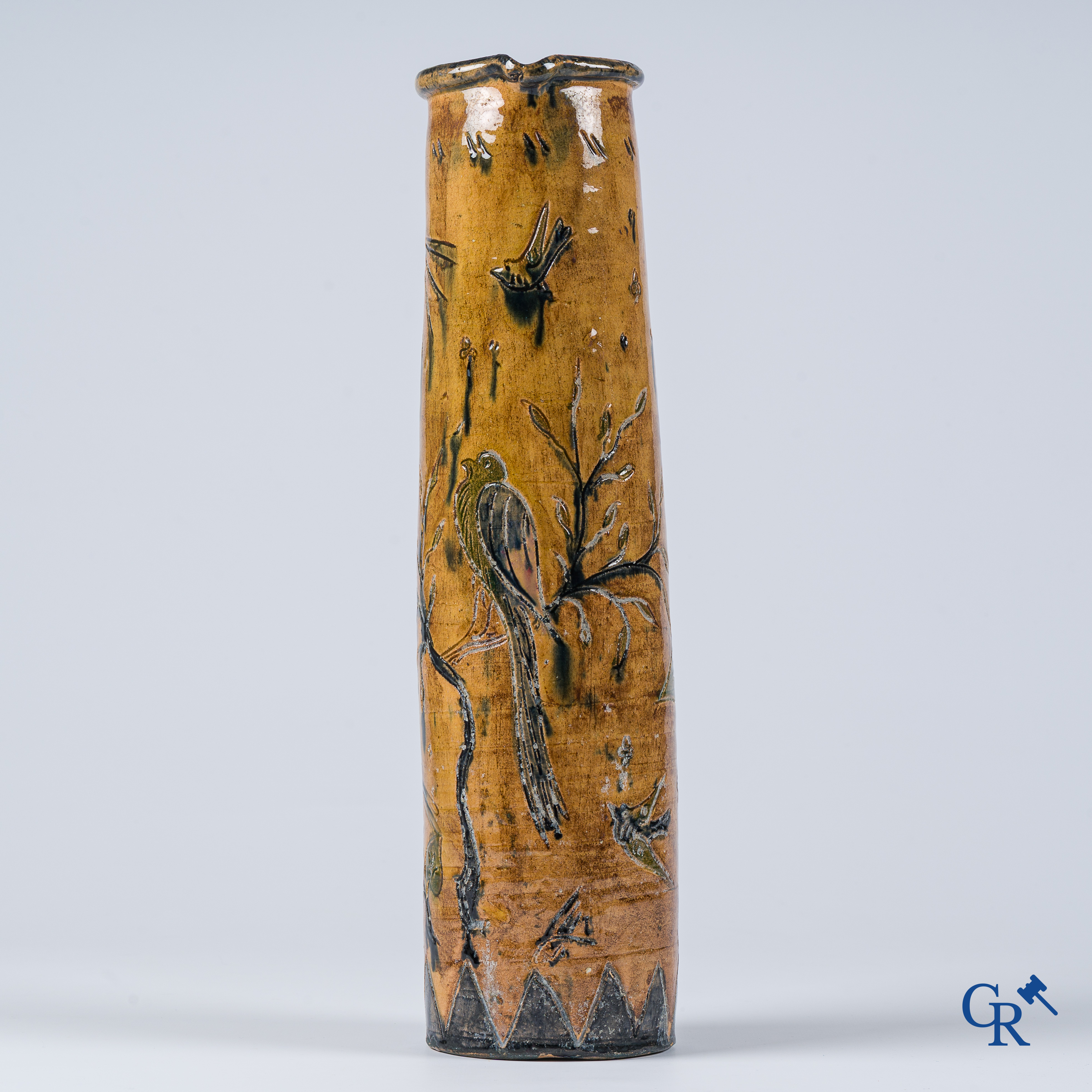 Poterie flamande. Ateliers Bourgoignie à Bredene. Vase Art Nouveau dit "Lange Nelle". Vers 1900.