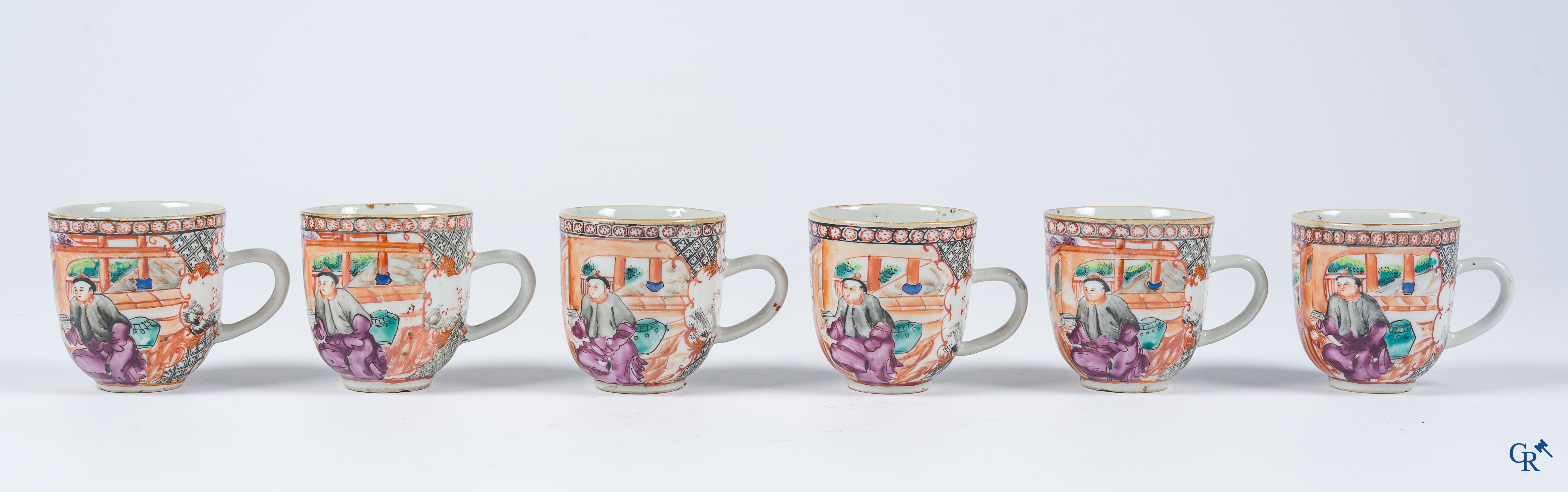 Art Asiatique. Porcelaine chinoise. Ensemble de 6 tasses et soucoupes en porcelaine chinoise d'exportation avec décor mandarin. 