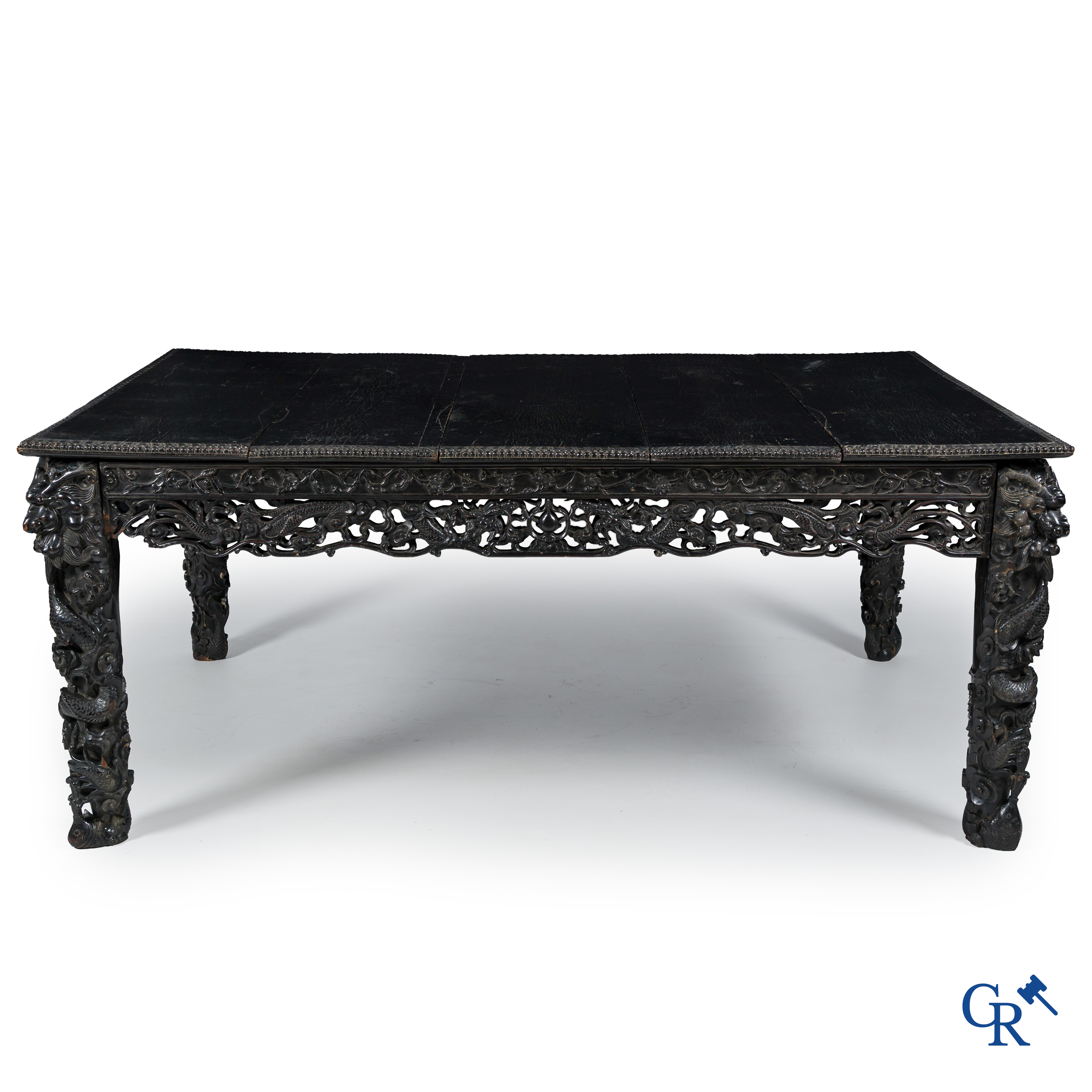 Aziatica. China. Imposante gesculpteerde Hongmu draken tafel. Qing Dynastie.