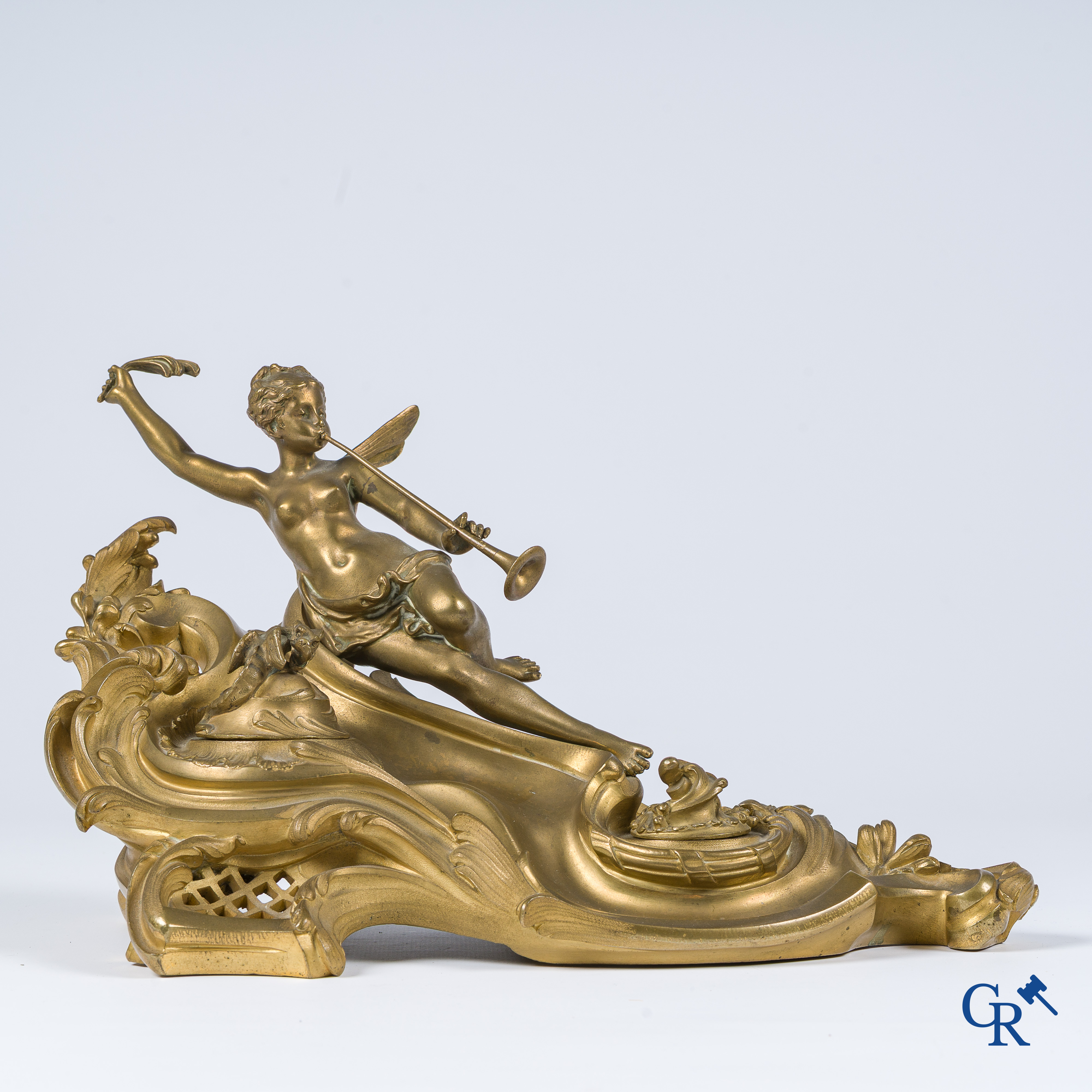 Ensemble de bureau ou encrier en bronze finement ciselé et doré. Style LXV. Epoque Napoléon III.
