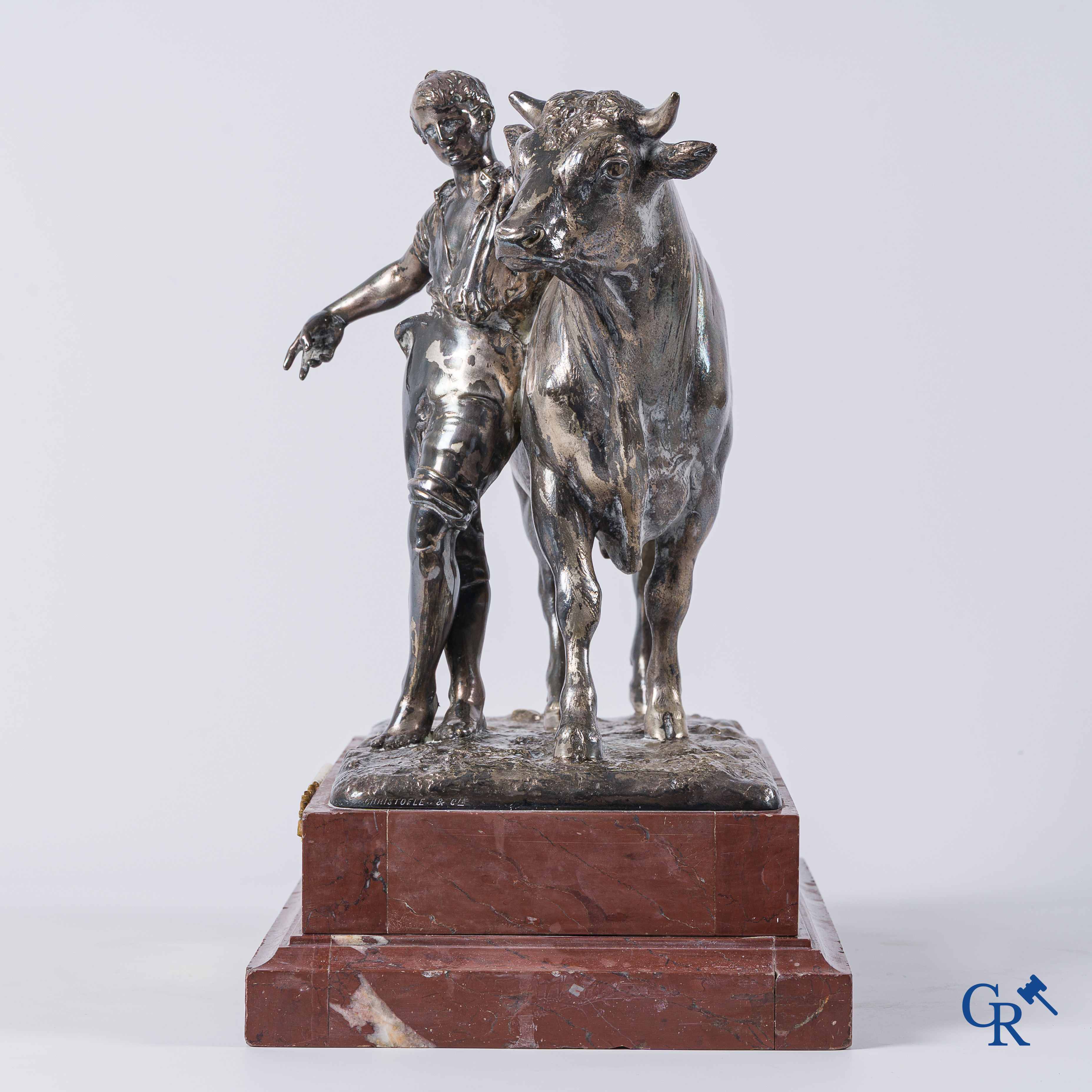 Christofle & Cie. Représentation en bronze argenté d'un éleveur de boeuf. Signé et numéroté. Fin du 19ème siècle.