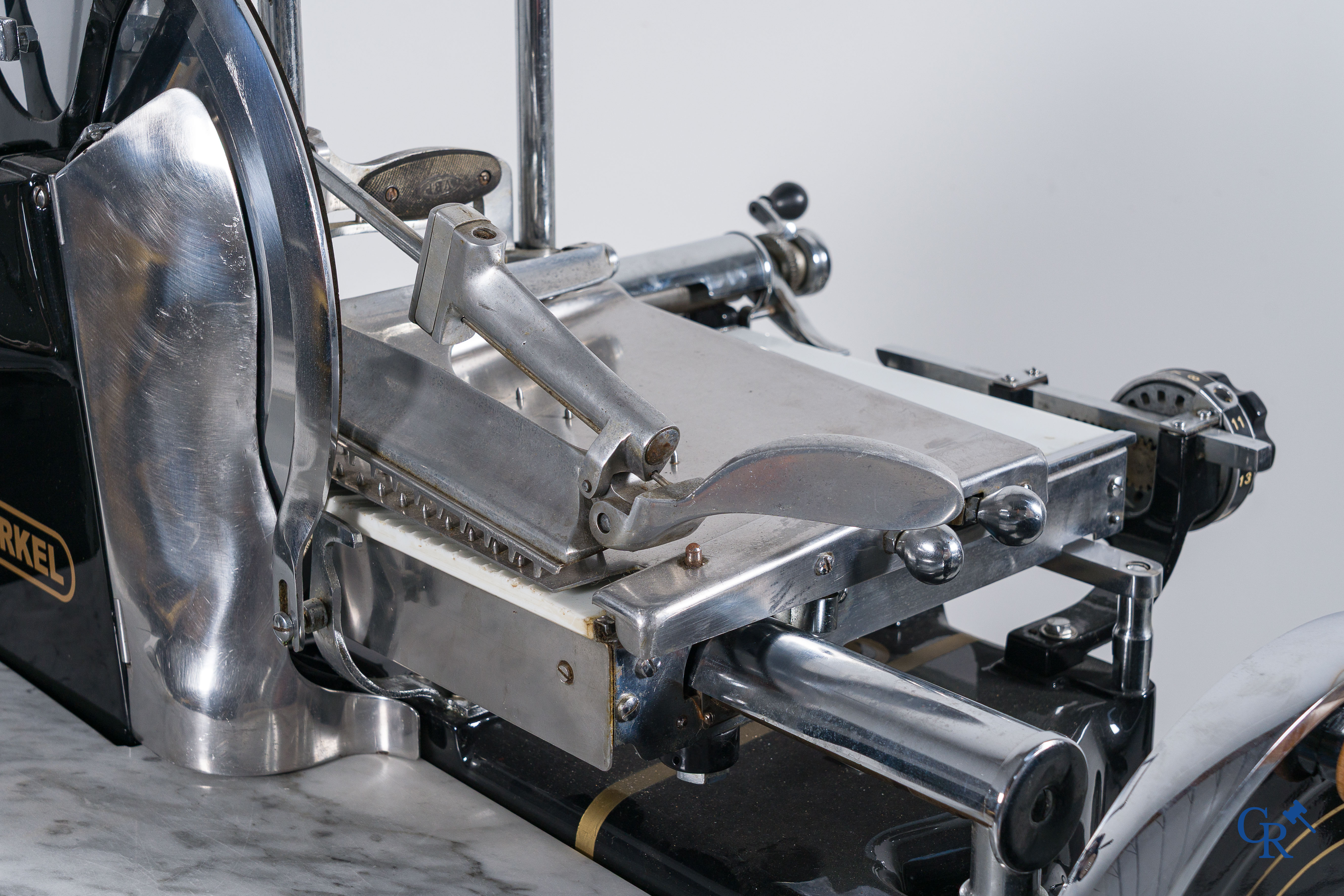 "Van Berkel's Patent" Importante Berkel VBP8, Machine à découper la viande et le fromage "Trancheuse à volant". Modèle 8 numéroté n°842948, circa 1930-1940.
