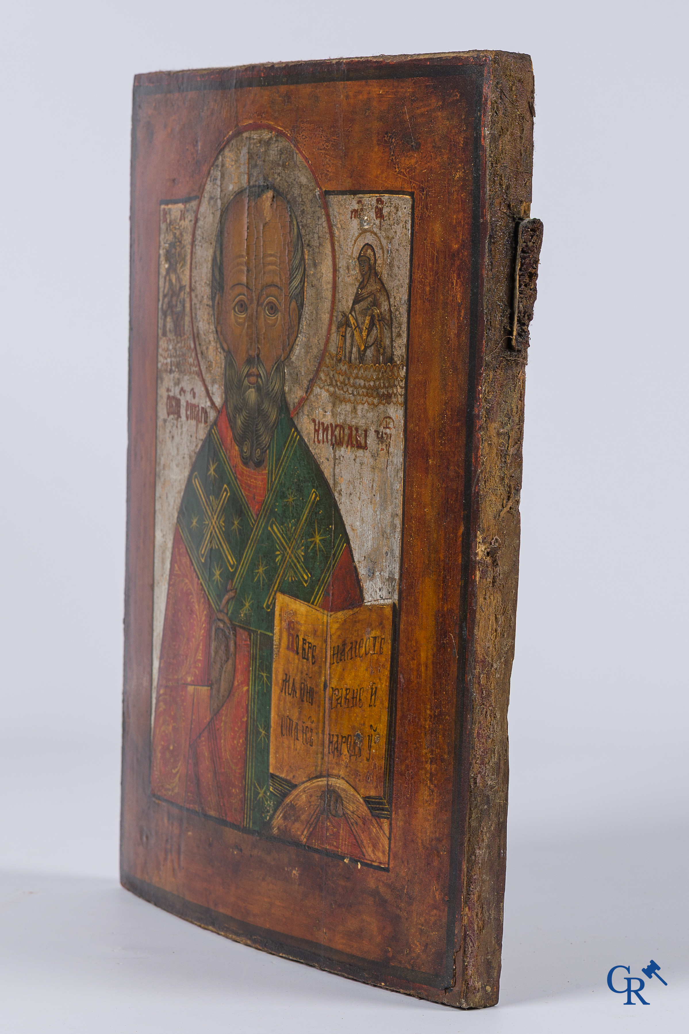 Icône représentant Saint-Nicolas. Tempera sur panneau. Oklad en laiton. 19ème siècle.