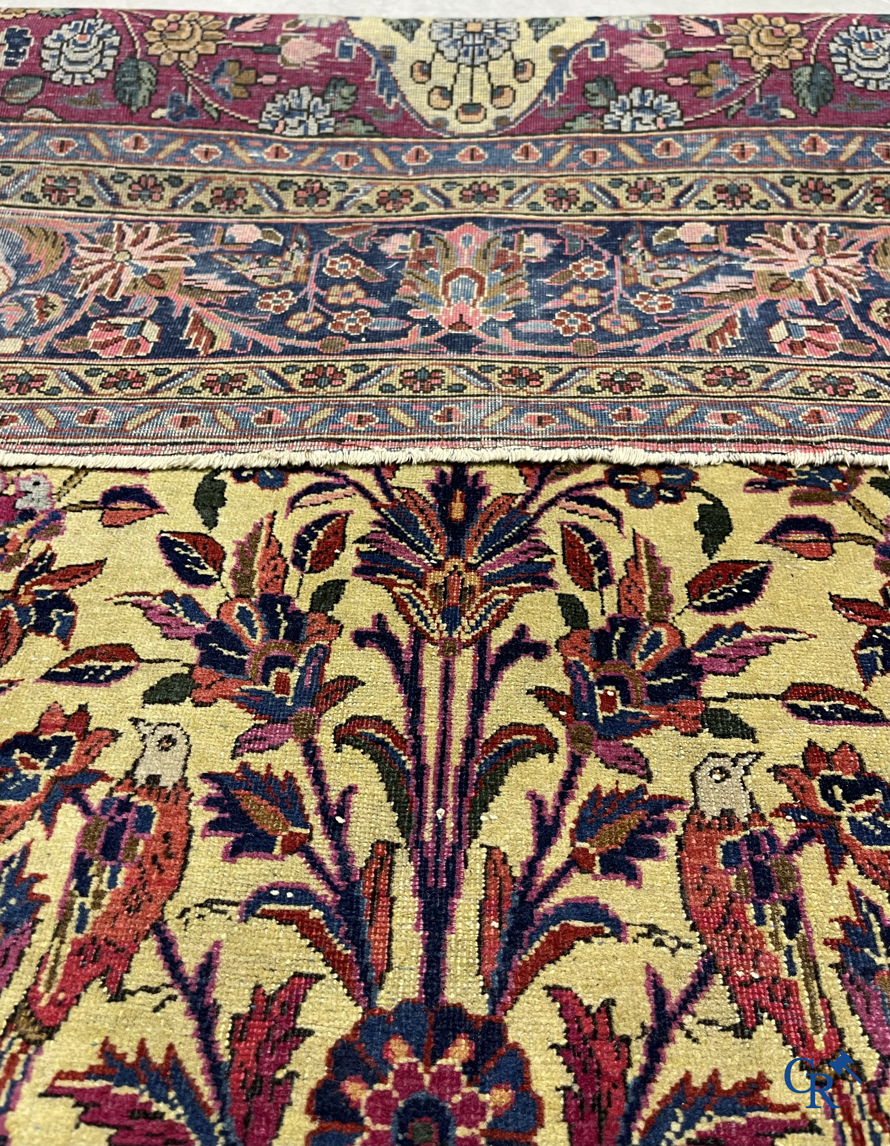 Tapis d'orient. Kashan. Tapis persan antique en soie avec motif arbre de vie.