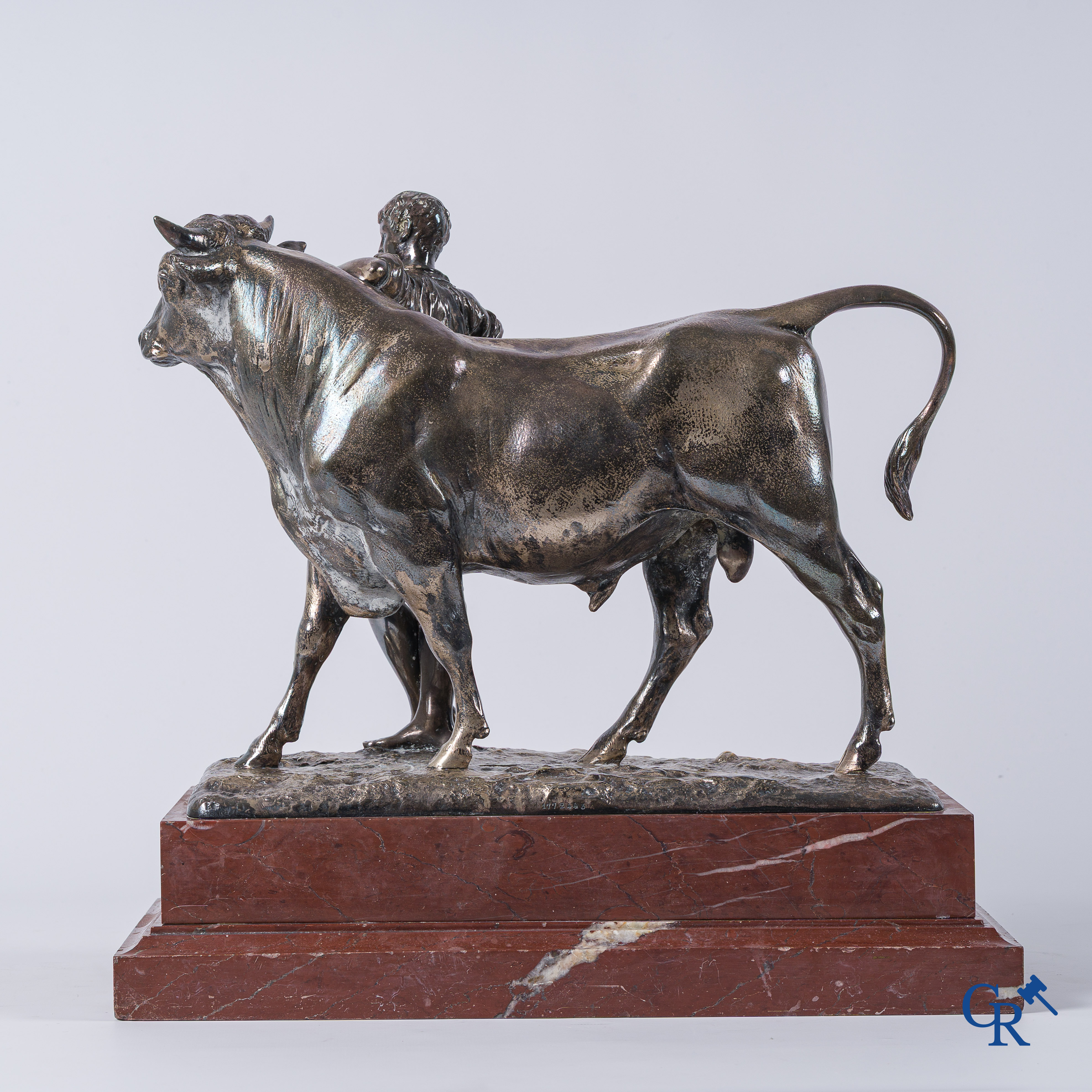 Christofle & Cie. Représentation en bronze argenté d'un éleveur de boeuf. Signé et numéroté. Fin du 19ème siècle.