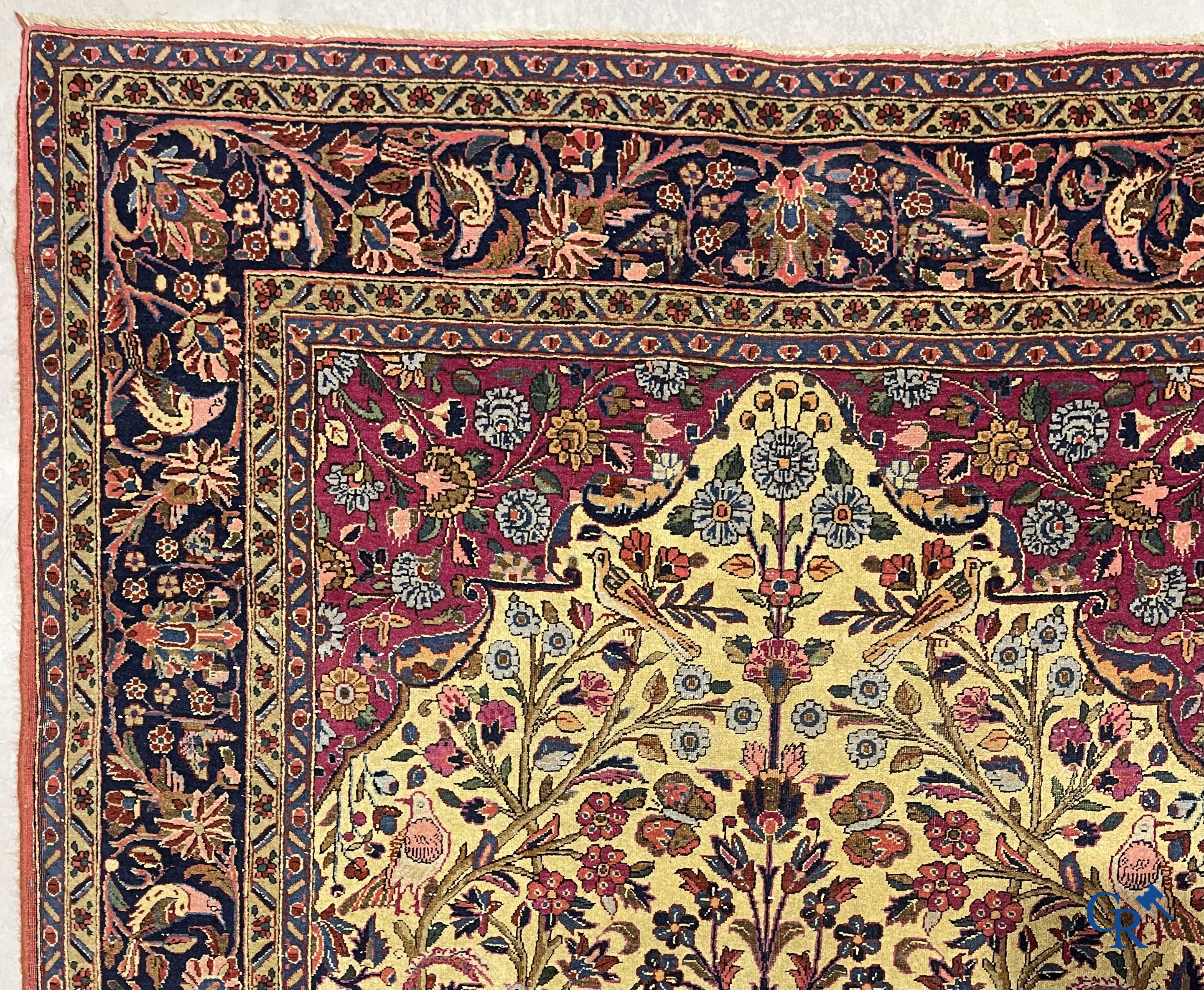 Tapis d'orient. Kashan. Tapis persan antique en soie avec motif arbre de vie.