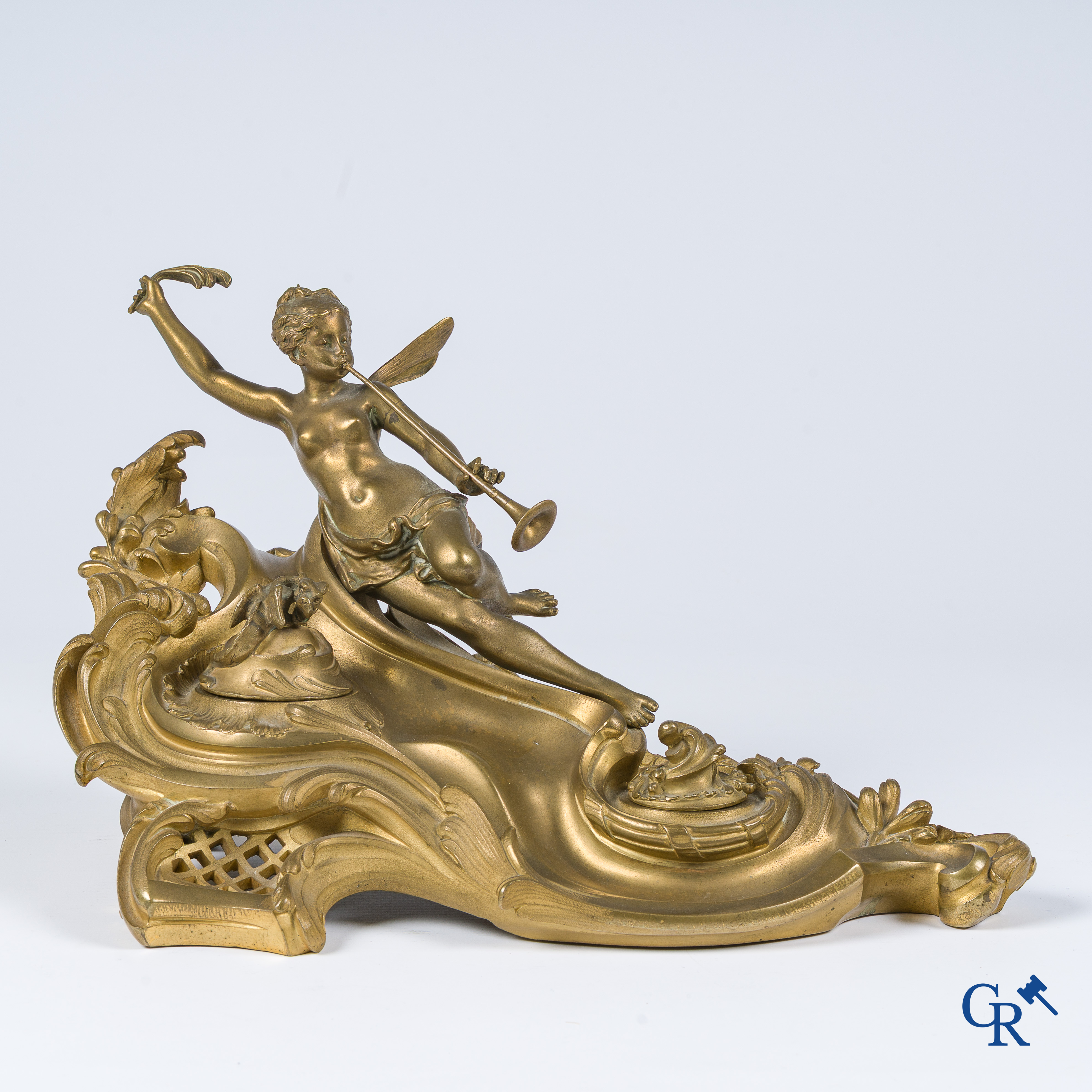 Ensemble de bureau ou encrier en bronze finement ciselé et doré. Style LXV. Epoque Napoléon III.