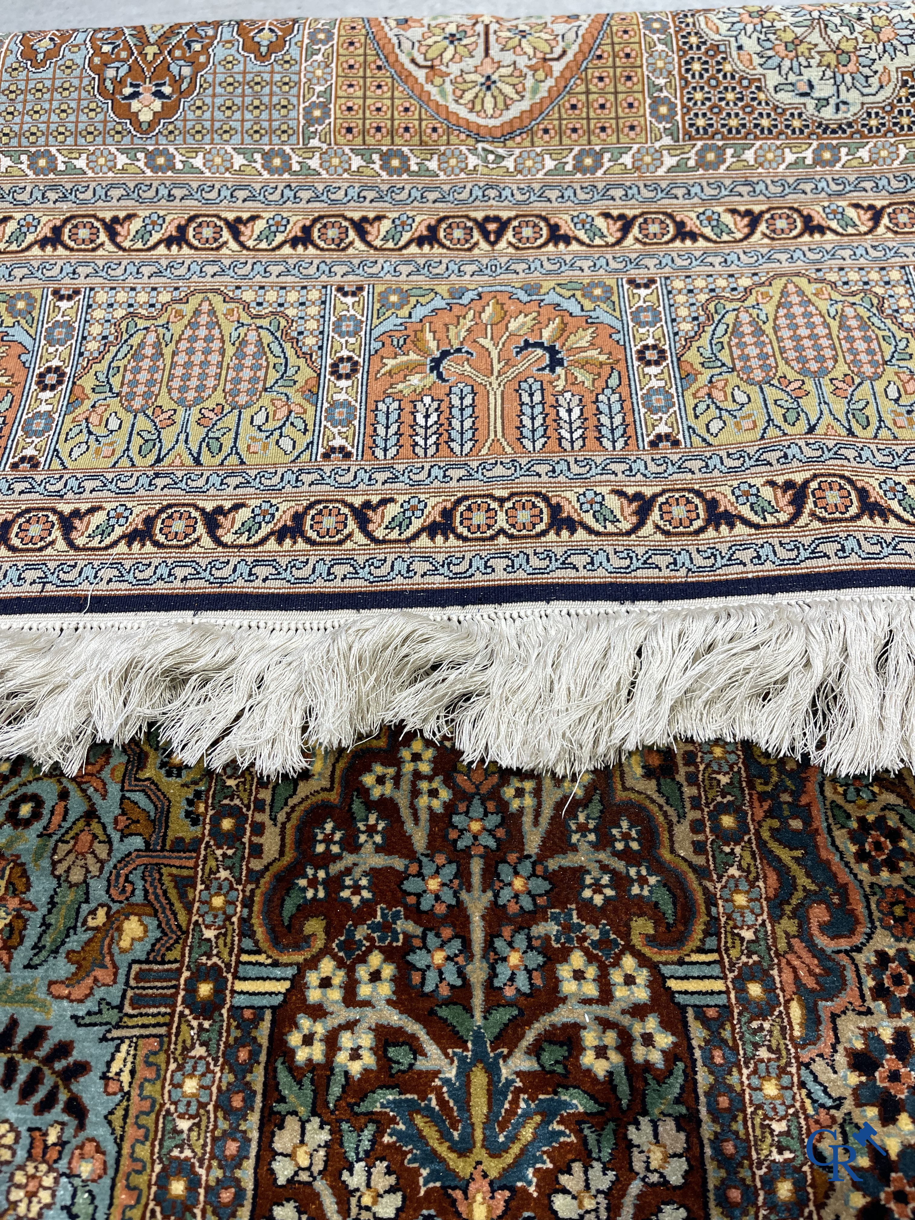 Tapis d'orient. Exceptionnel tapis en soie Khesti "garden design". Cachemire.