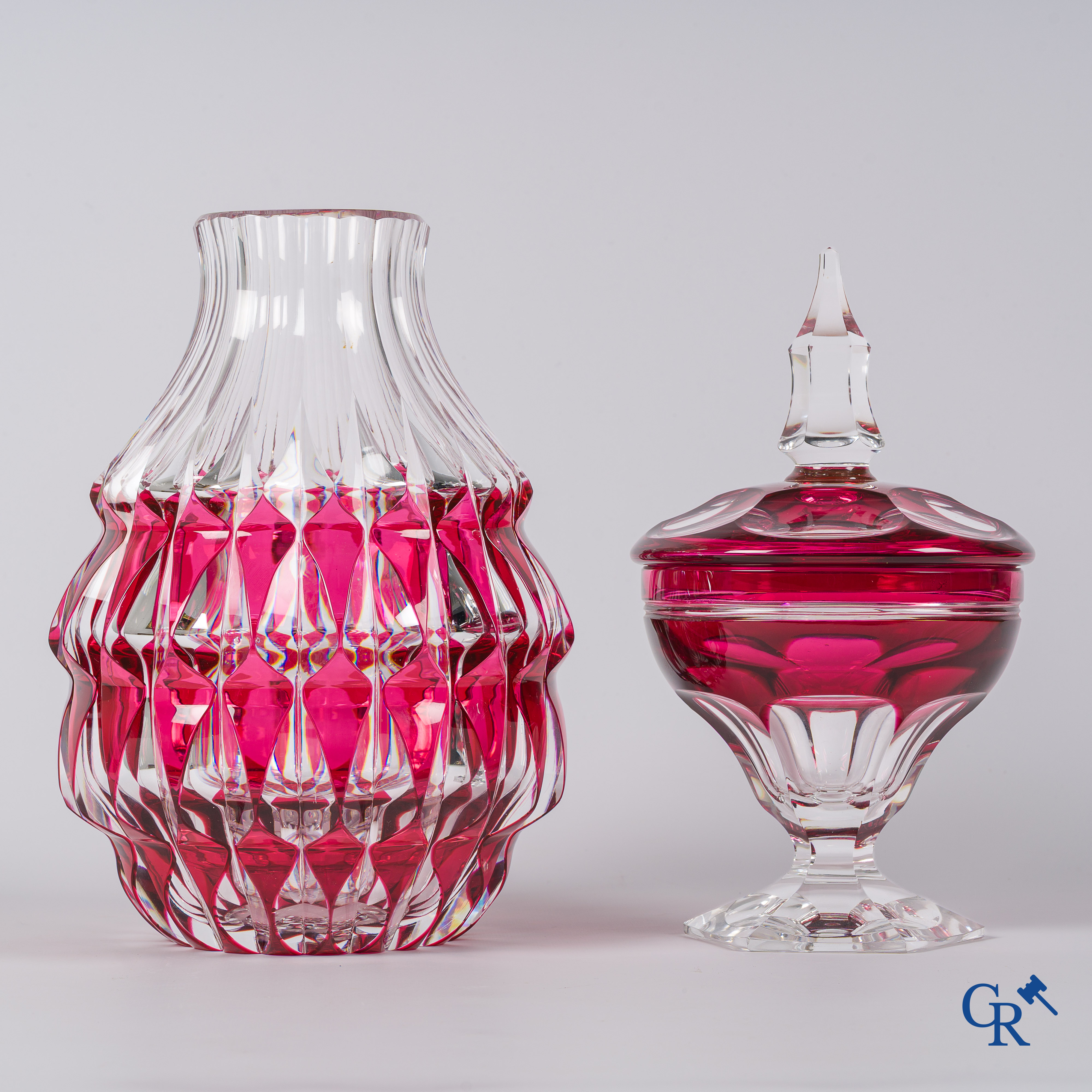 Val Saint Lambert. Vase Art déco et bonbonnière en cristal.