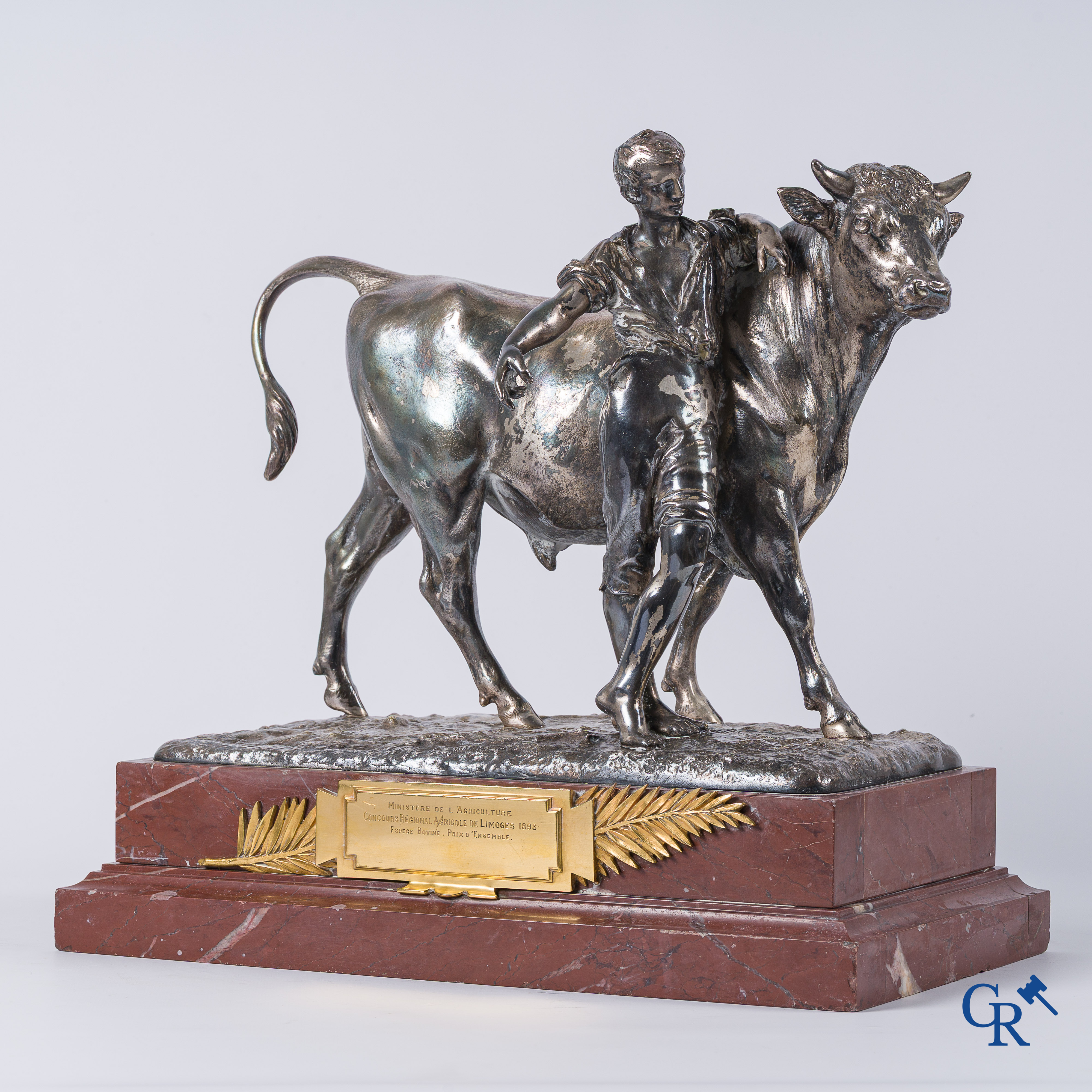 Christofle & Cie. Représentation en bronze argenté d'un éleveur de boeuf. Signé et numéroté. Fin du 19ème siècle.
