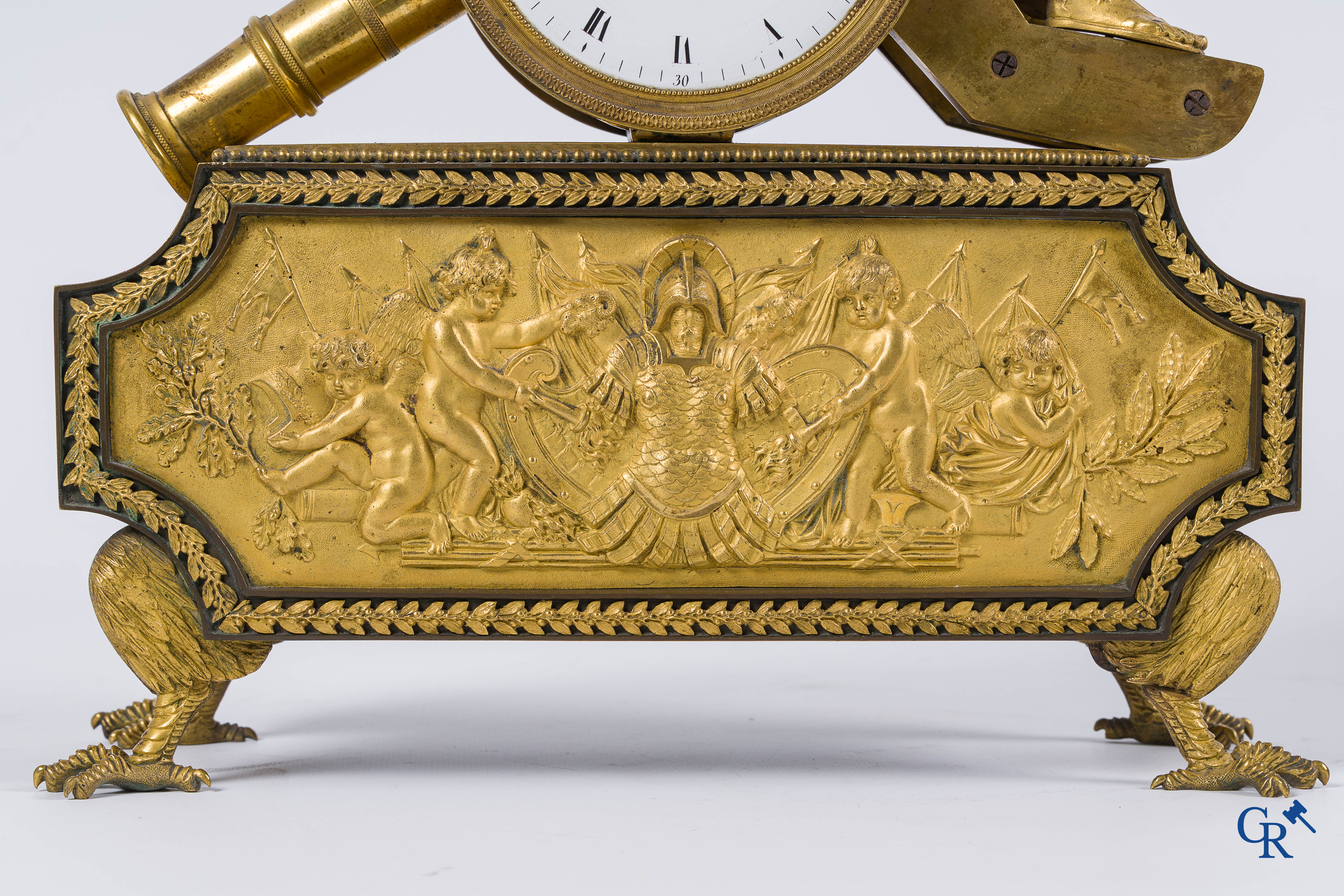 Deverberie & Sigisbert-François Michel. Pendule et paire d'aiguières en bronze finement ciselé et doré. Fin du XVIIIème siècle.