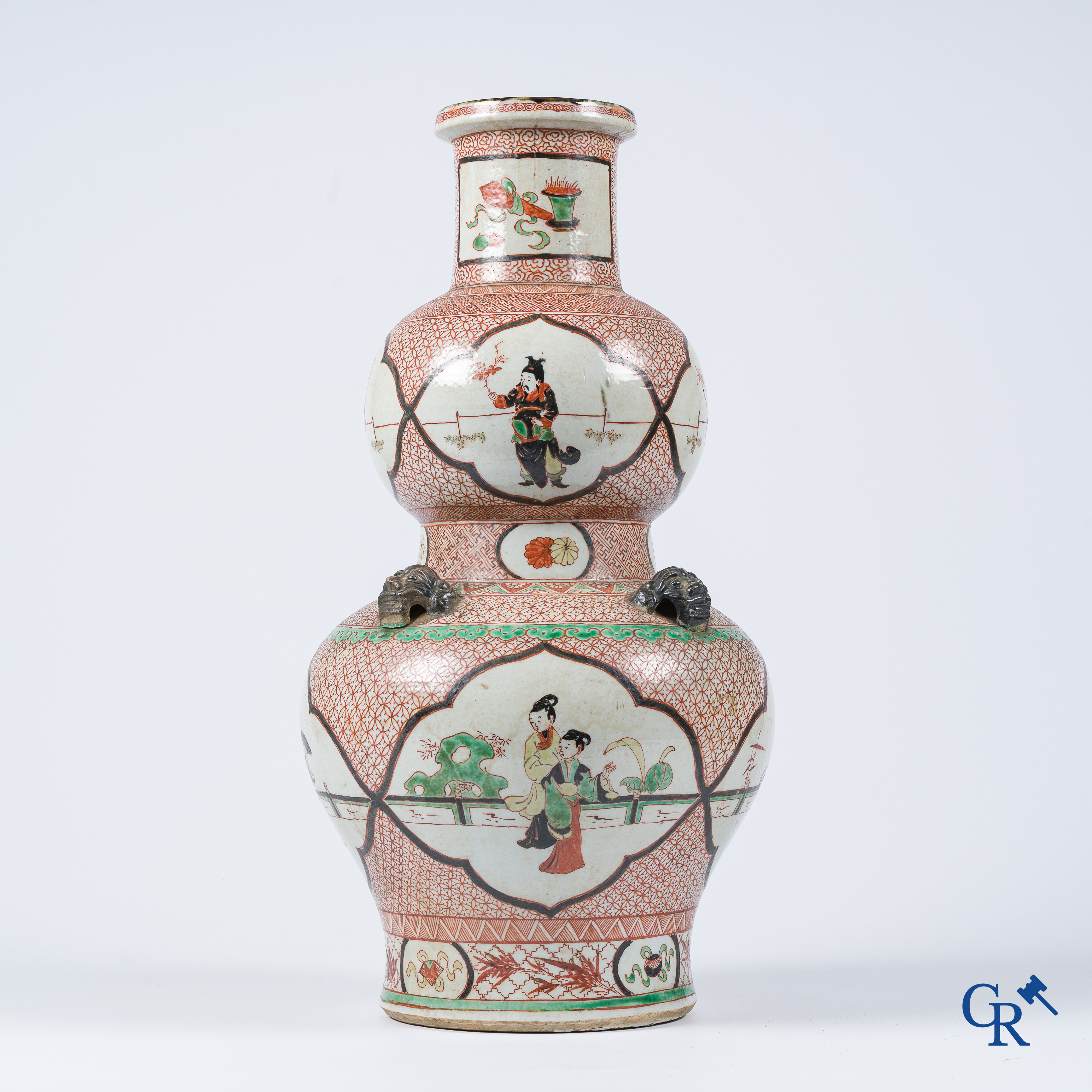 Art Asiatique. Porcelaine chinoise. Un grand vase à double gourde. XVIIIe-XIXe siècle.