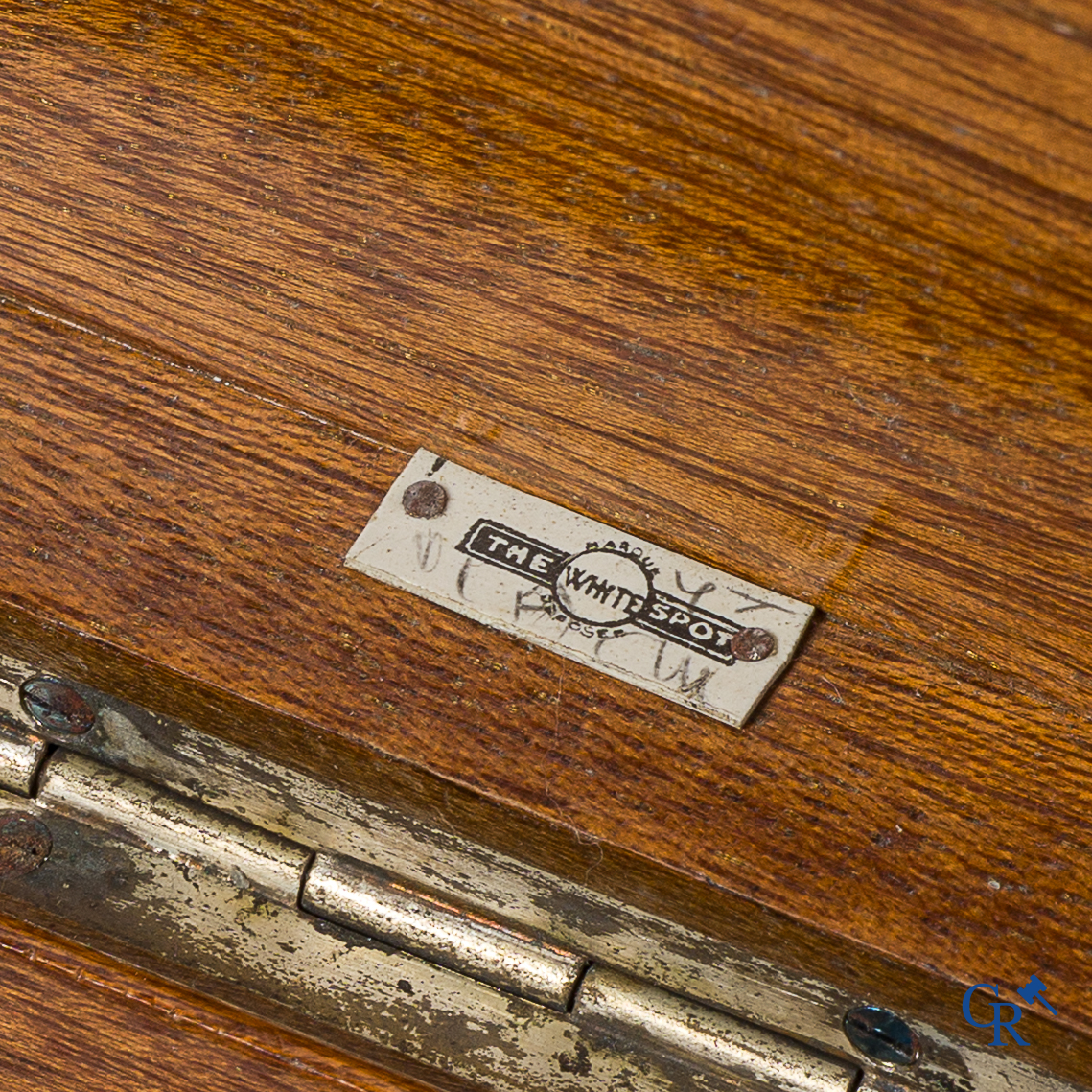 Alfred Dunhill, Londres. Art déco. Boîte à cigares en placage d'ébène et bois cubain incrusté d'argent et de galuchat.