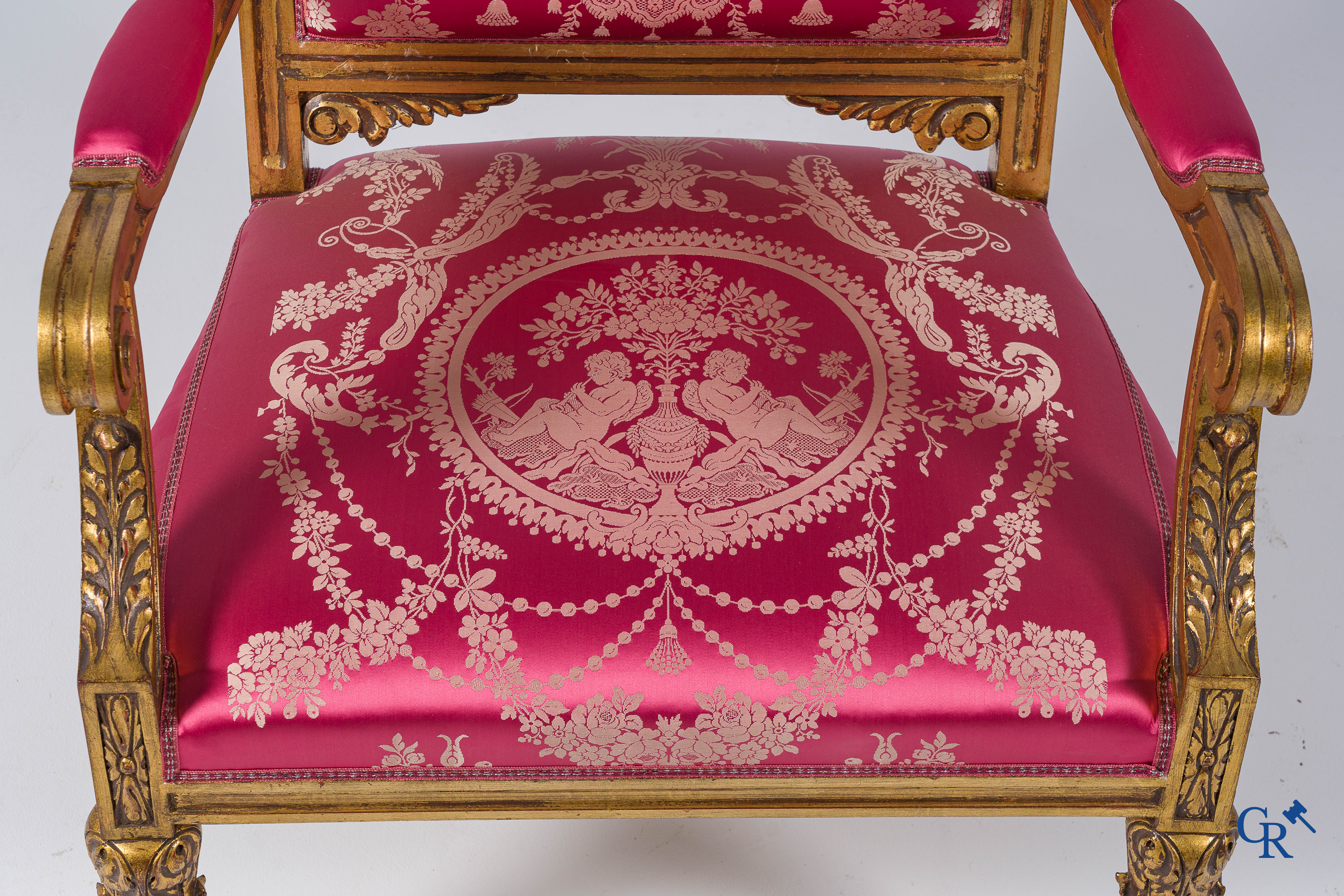 Mobilier. Salon de 6 pièces en bois sculpté et doré. Style LXVI. vers 1900.