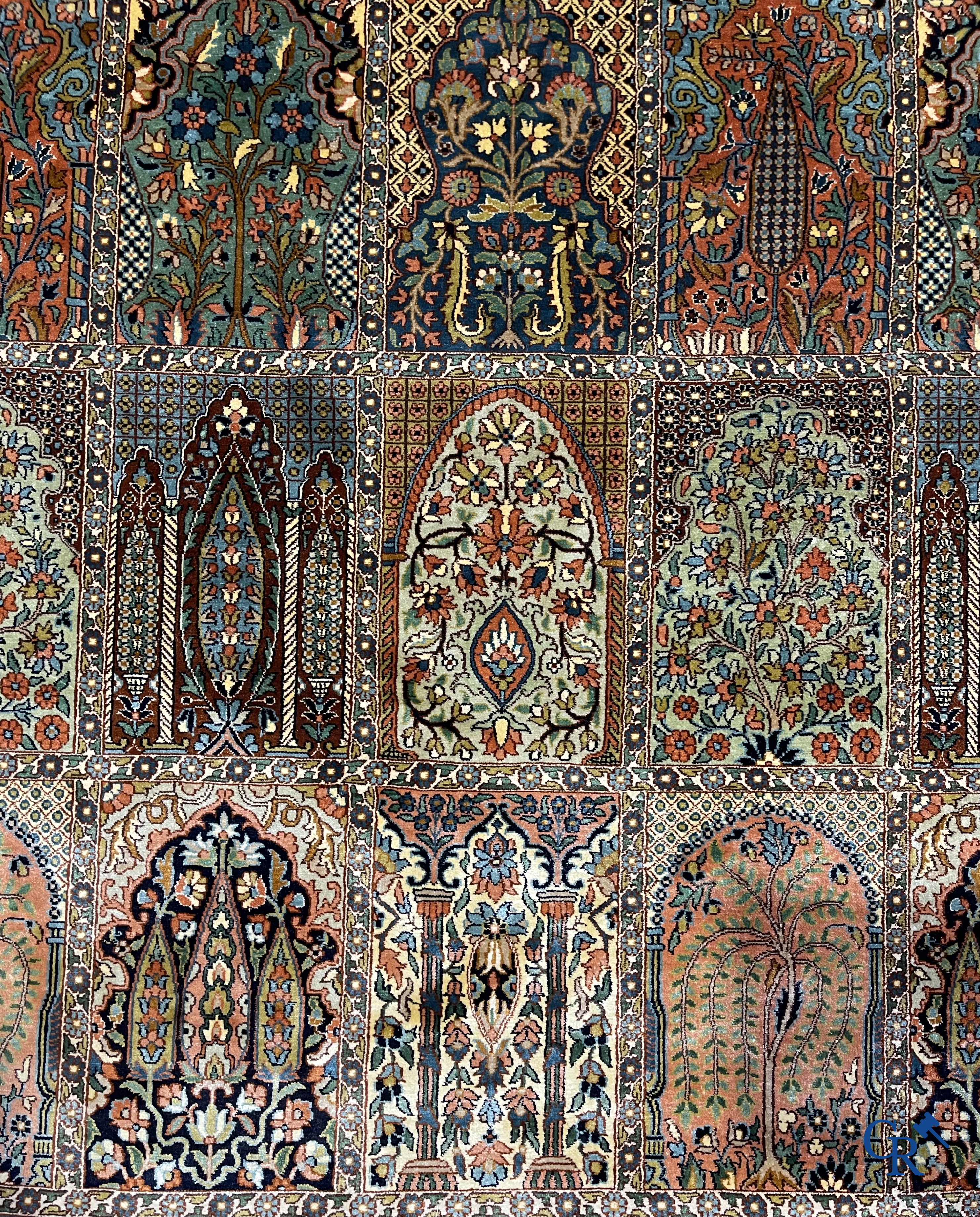 Tapis d'orient. Exceptionnel tapis en soie Khesti "garden design". Cachemire.