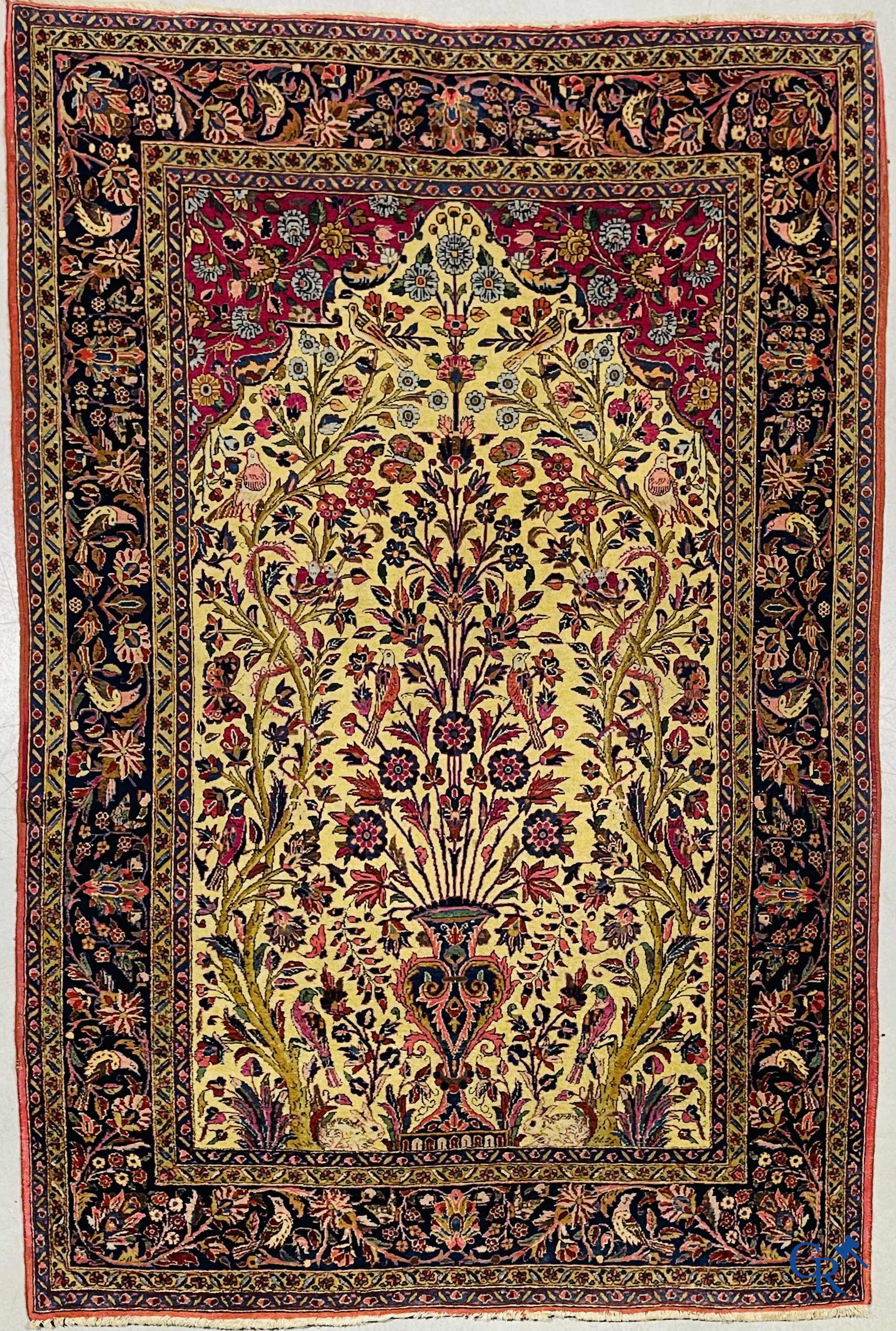 Tapis d'orient. Kashan. Tapis persan antique en soie avec motif arbre de vie.