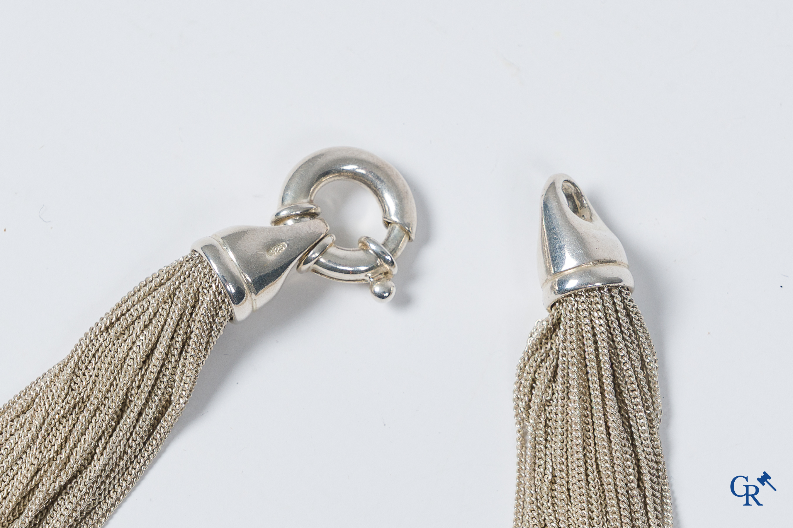 Juwelen. Een halsketting in Sterling zilver (925°/00).
