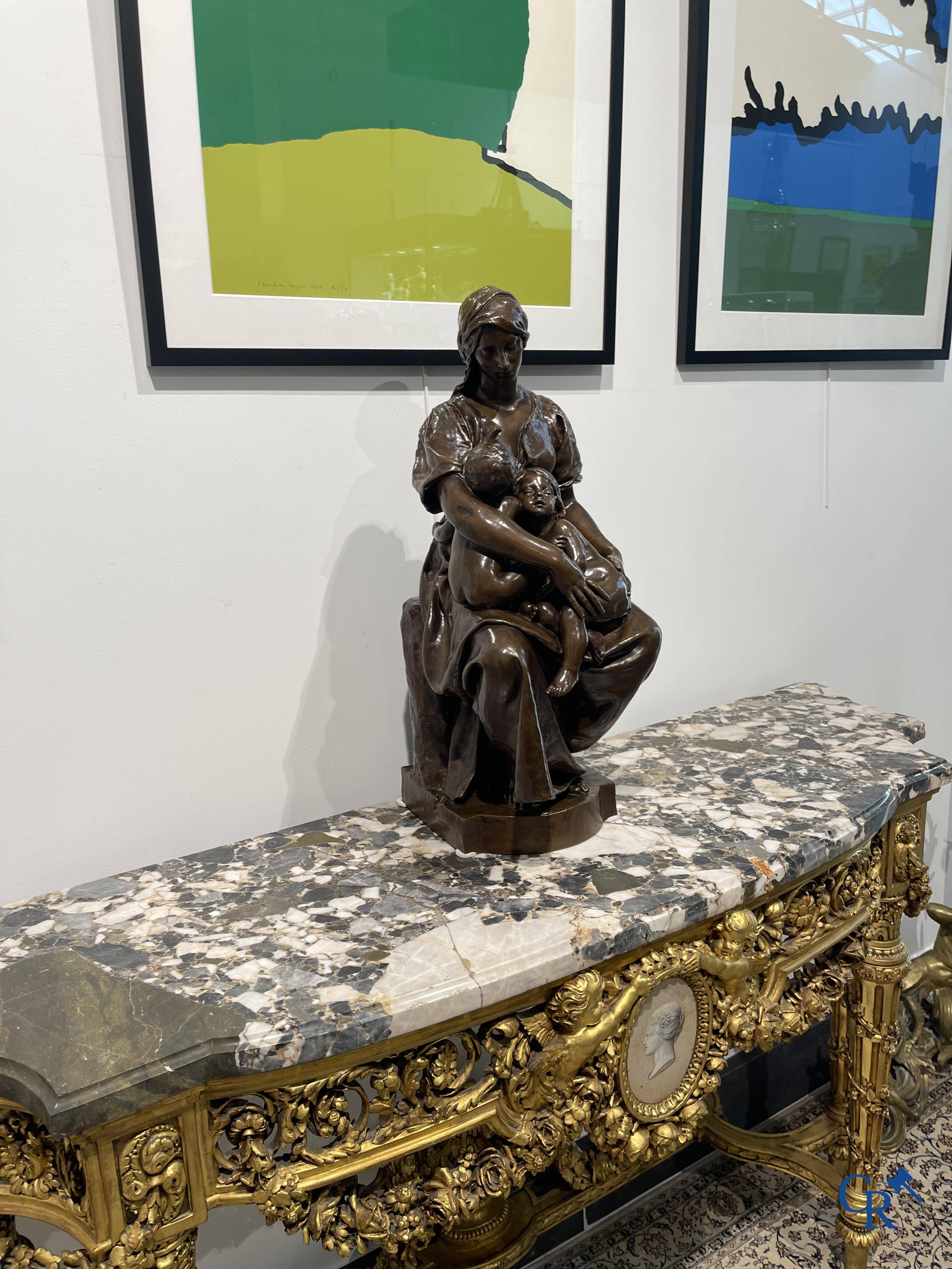 Paul Dubois (1829-1905) Maternité, Bronzen beeld met stempel A. Collas en gieterij F. Barbedienne.