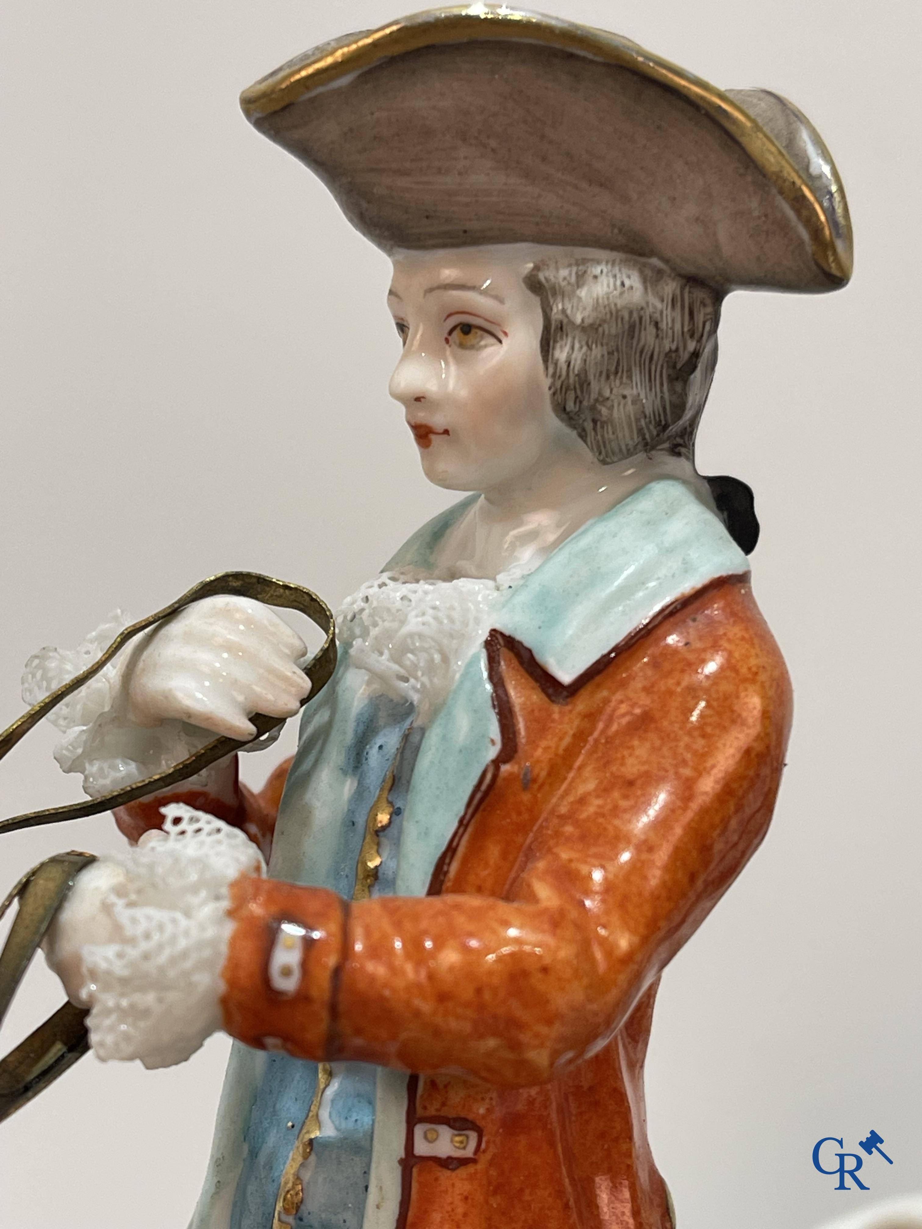 Sèvres: Paar grote vazen in Sèvres porselein met bronzen monturen. Eind 19de eeuw.