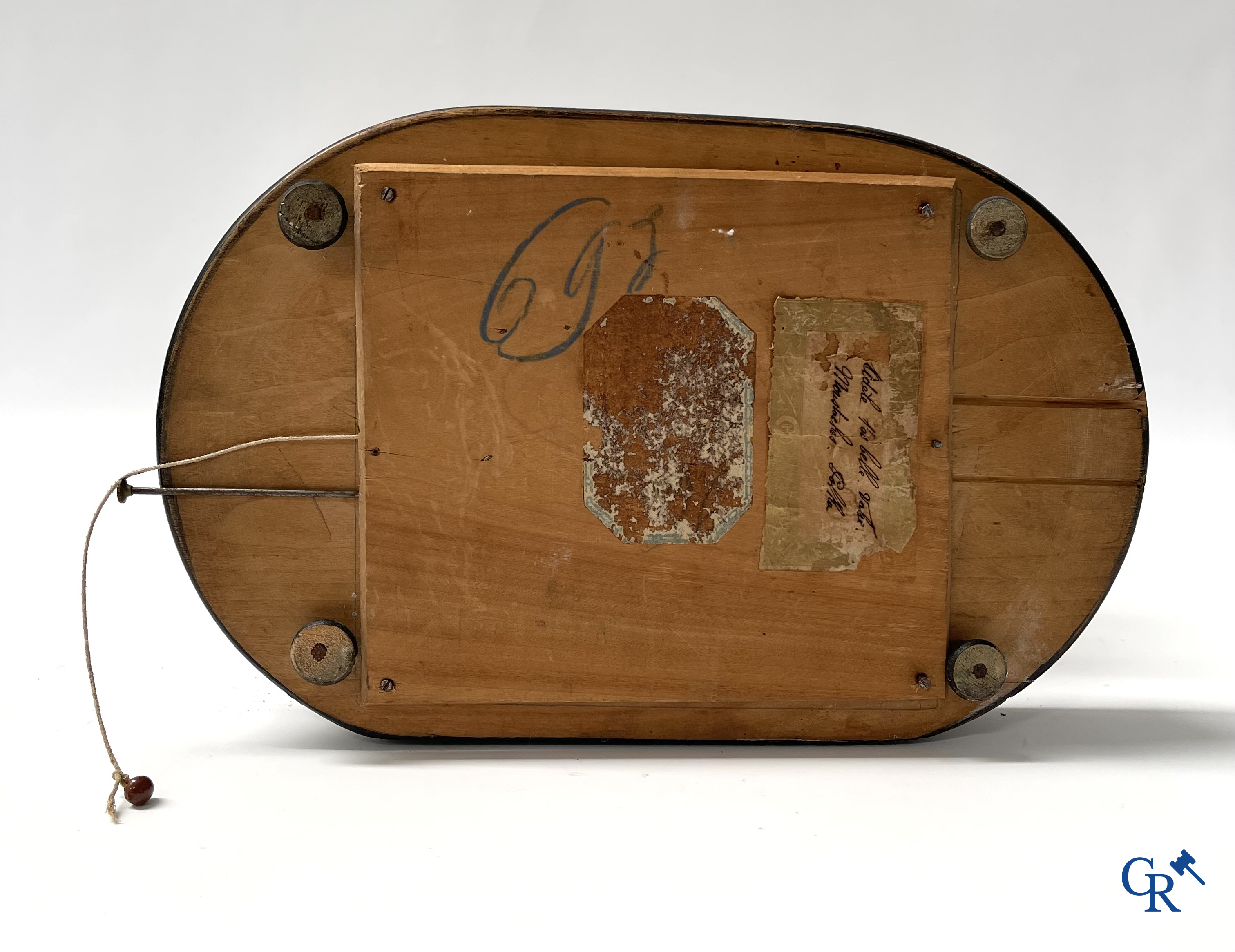 Music box. A globe with bridal bouquet with mirrors and ornaments in gold-plated brass. Built-in music mechanism.