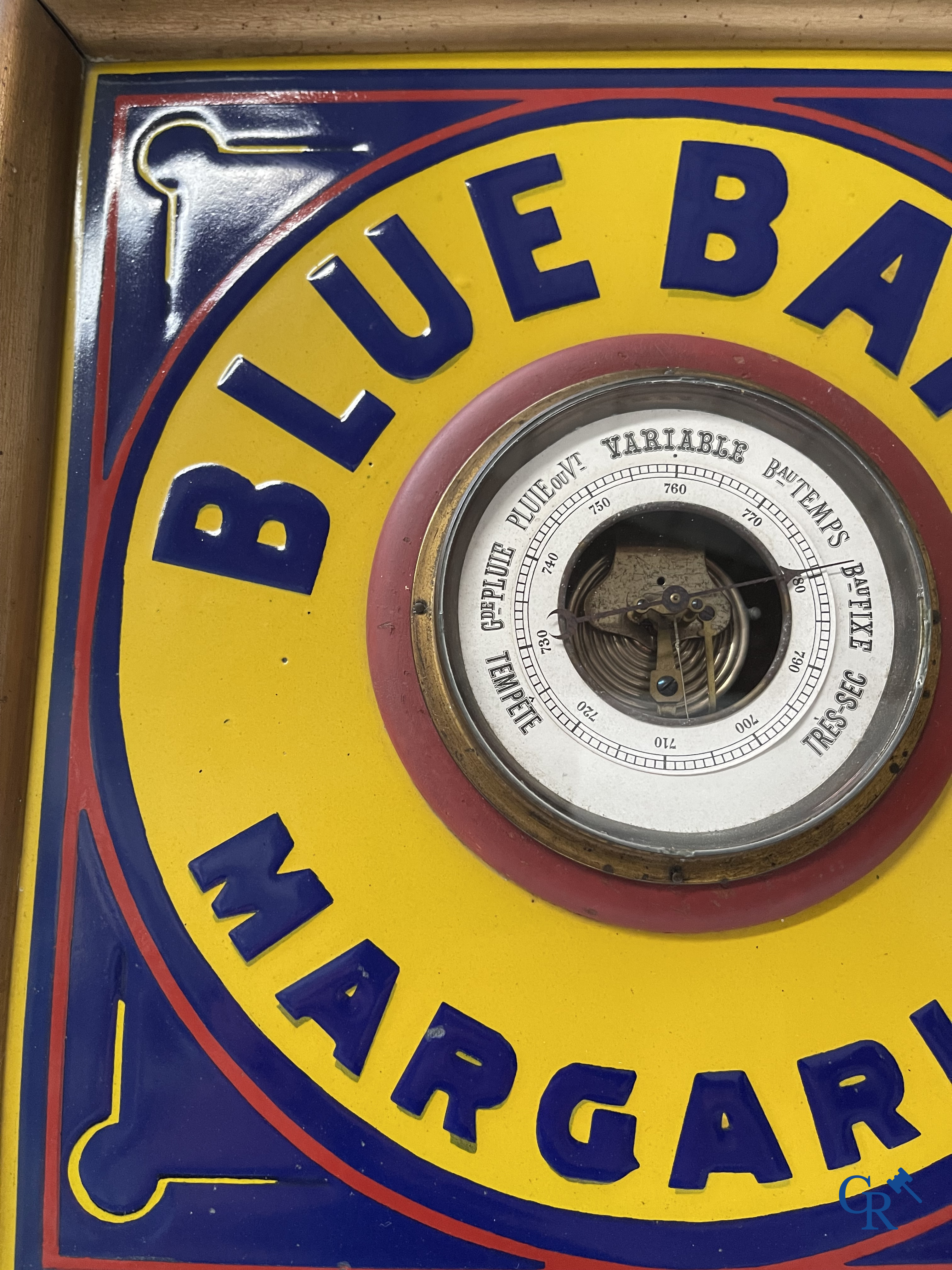 Blue Band Margarine, Rare enamelled advertising barometer in a wooden frame for Blue Band. 1920's.