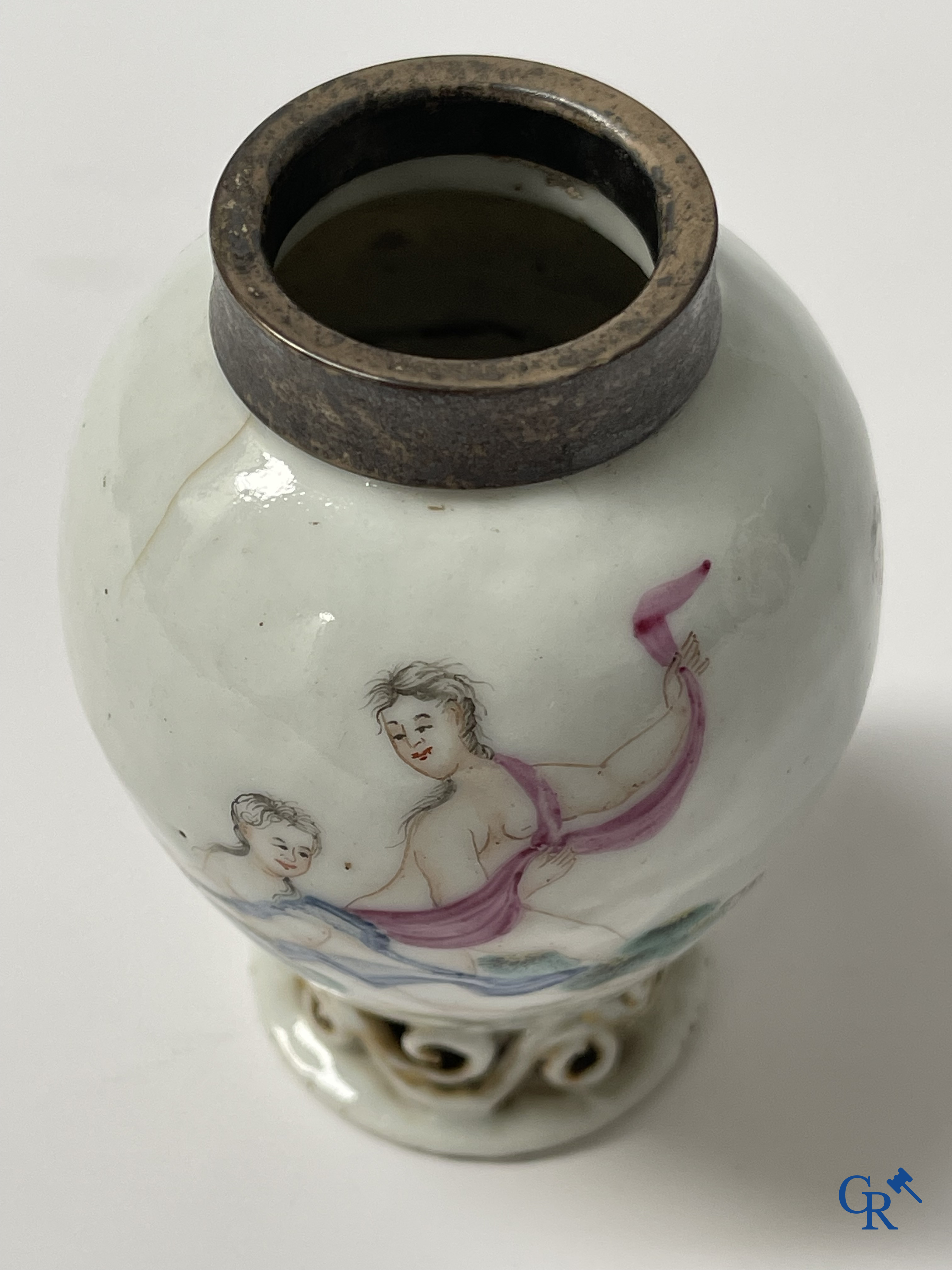 Asian Art, Chinese porcelain. A Chinese famille rose tea caddy with mounts. 18th century.