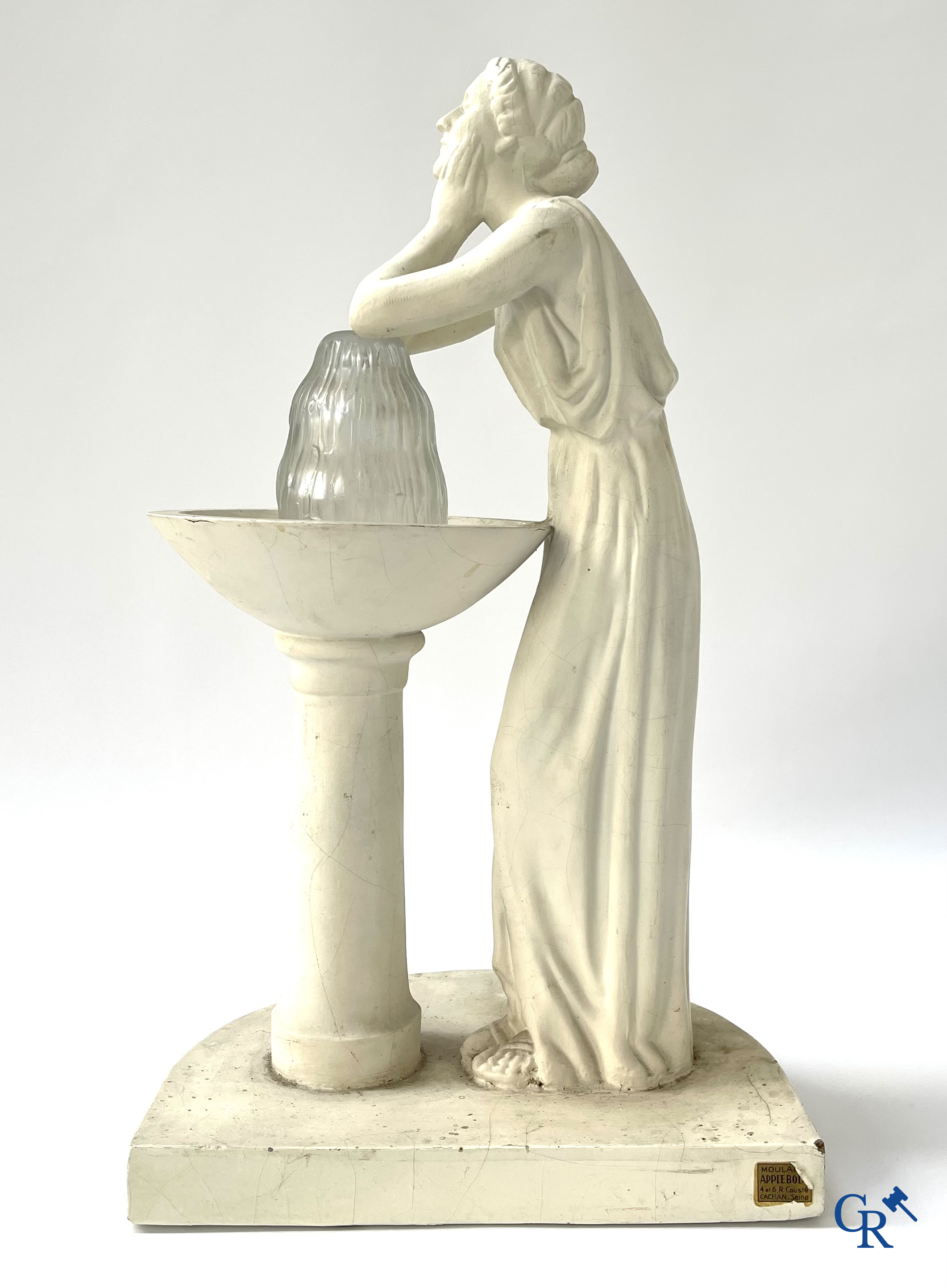 Vichy, Source de beauté. Lampe en papier mâché surmonté de plâtre patiné. Première version vers 1930-1940.