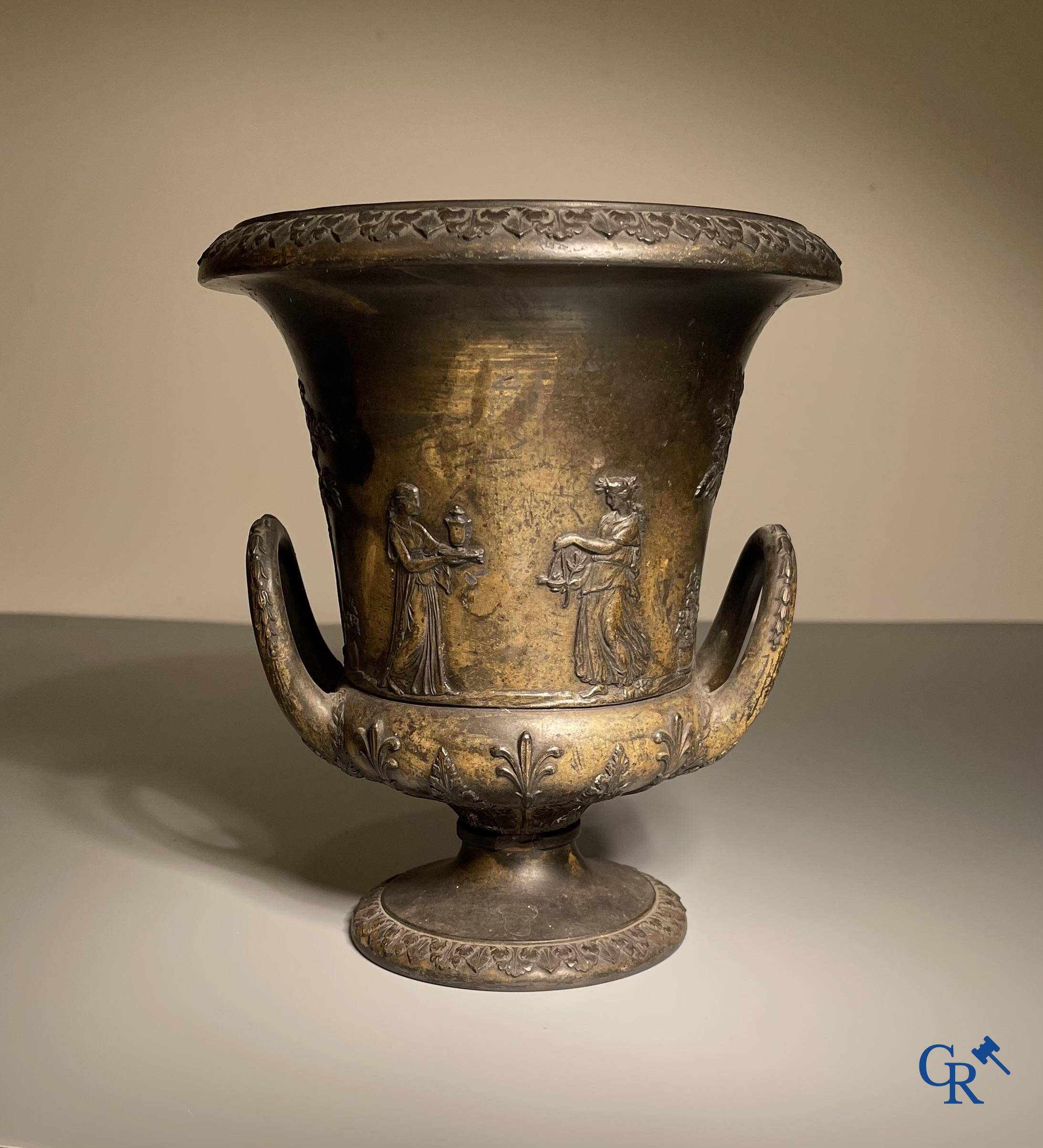 Wedgwood, a late 18th century Medici vase in black basalt.